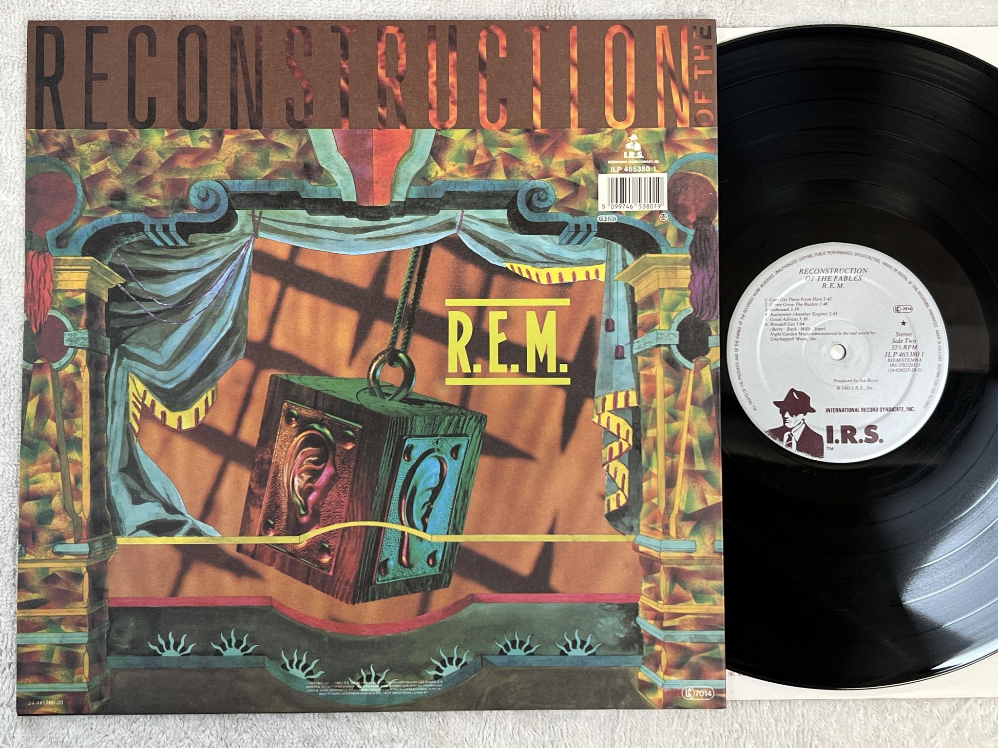 Omslagsbild för skivan R.E.M. reconstruction of the fables LP -85 Hol I.R.S. ILP 4653801