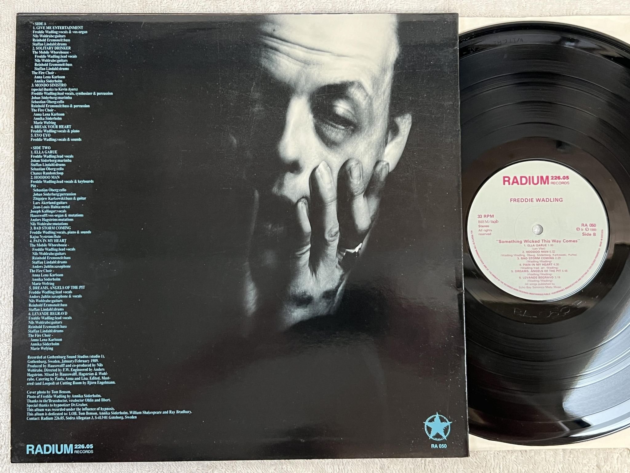 Omslagsbild för skivan FREDDIE WADLING Something Wicked This Way Comes LP -89 RADIUM 226.05. RA 050