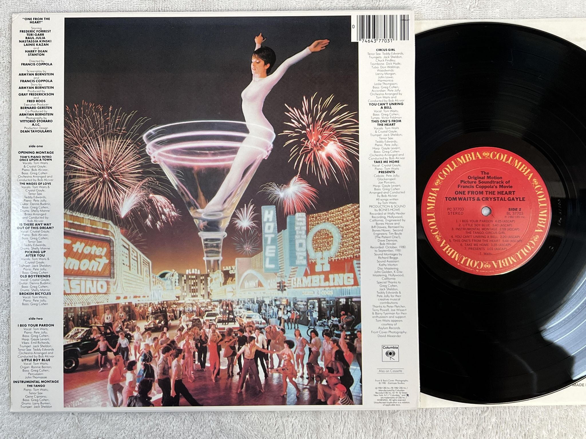 Omslagsbild för skivan TOM WAITS & CRYSTAL GAYLE One From The Heart LP -82 US columbia PC 37703