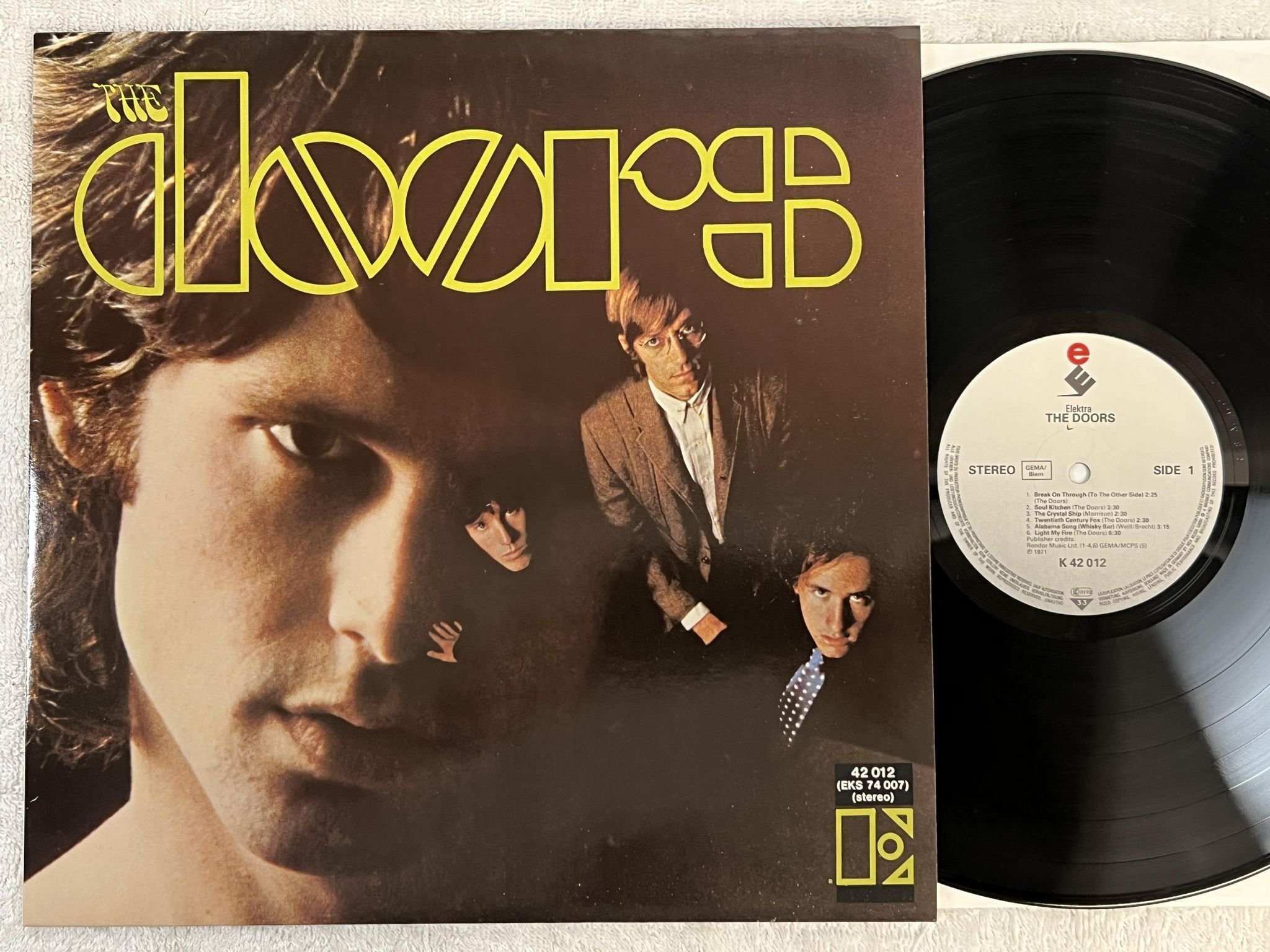 Omslagsbild för skivan THE DOORS s/t LP re ELEKTRA K 42 012
