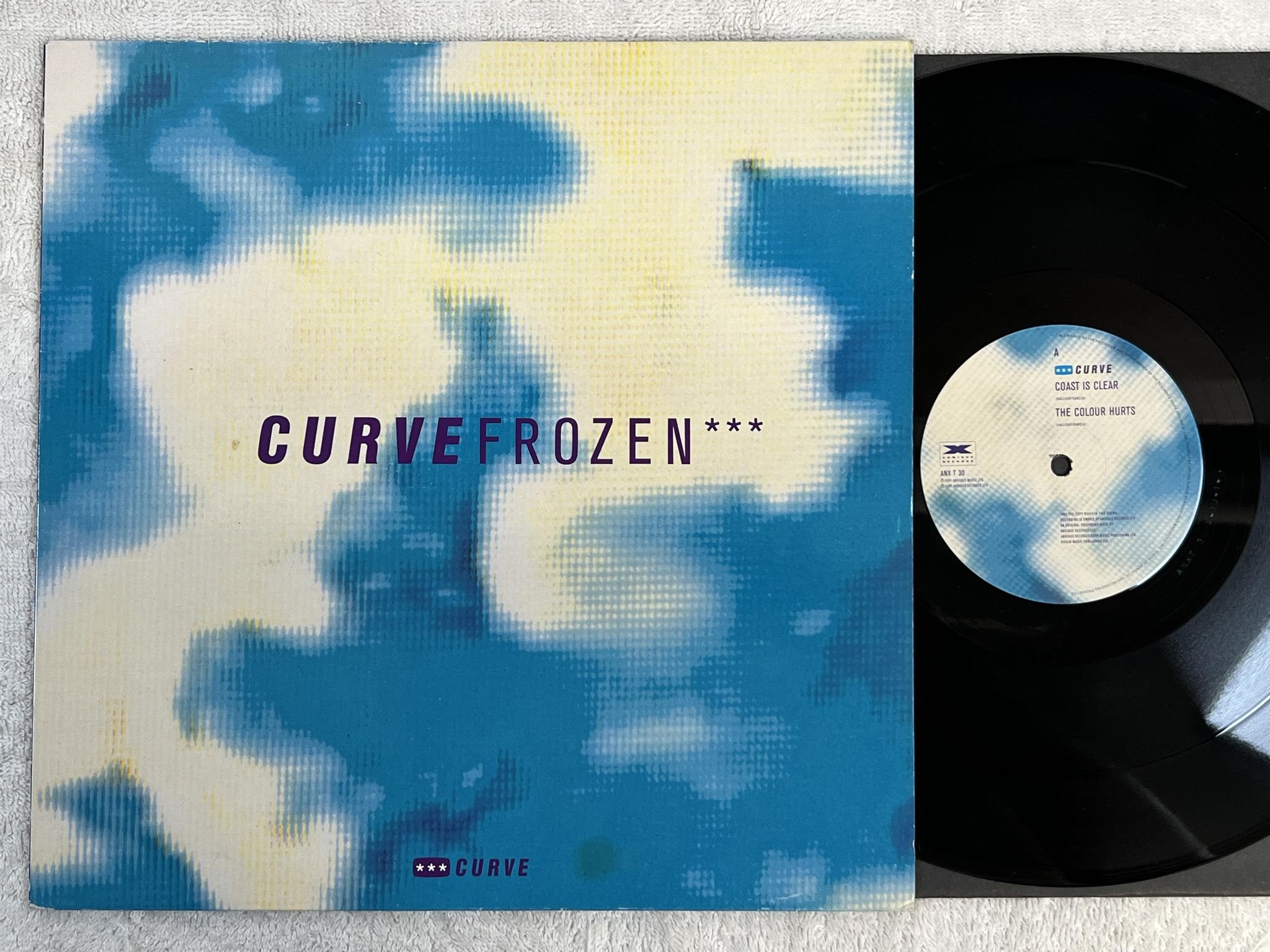 Omslagsbild för skivan CURVE frozen 12"ep -91 UK ANXIOUS ANC T 30