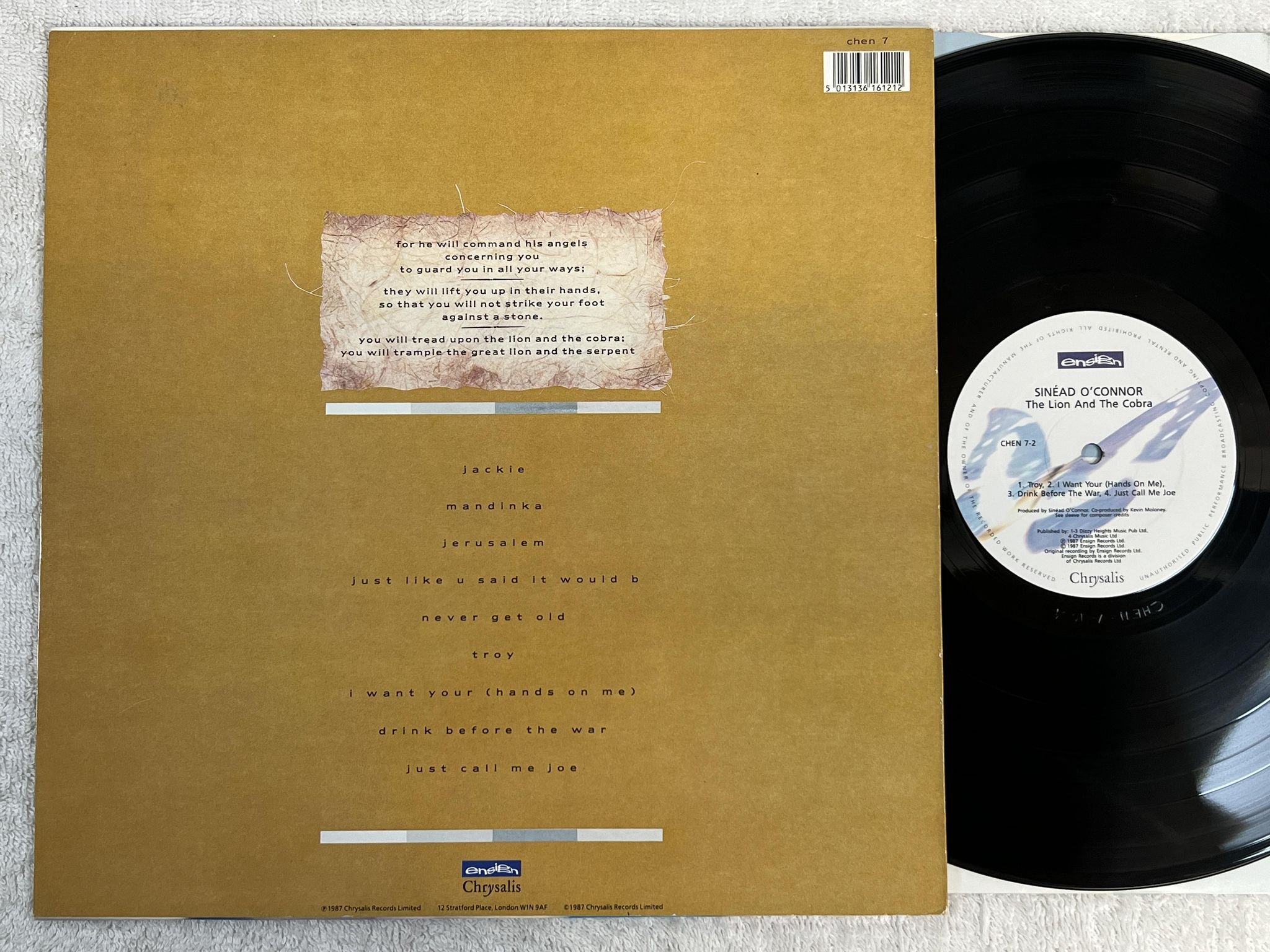 Omslagsbild för skivan SINEAD O'CONNOR the lion and the cobra LP -87 UK ENSIGN CHEN 7-2