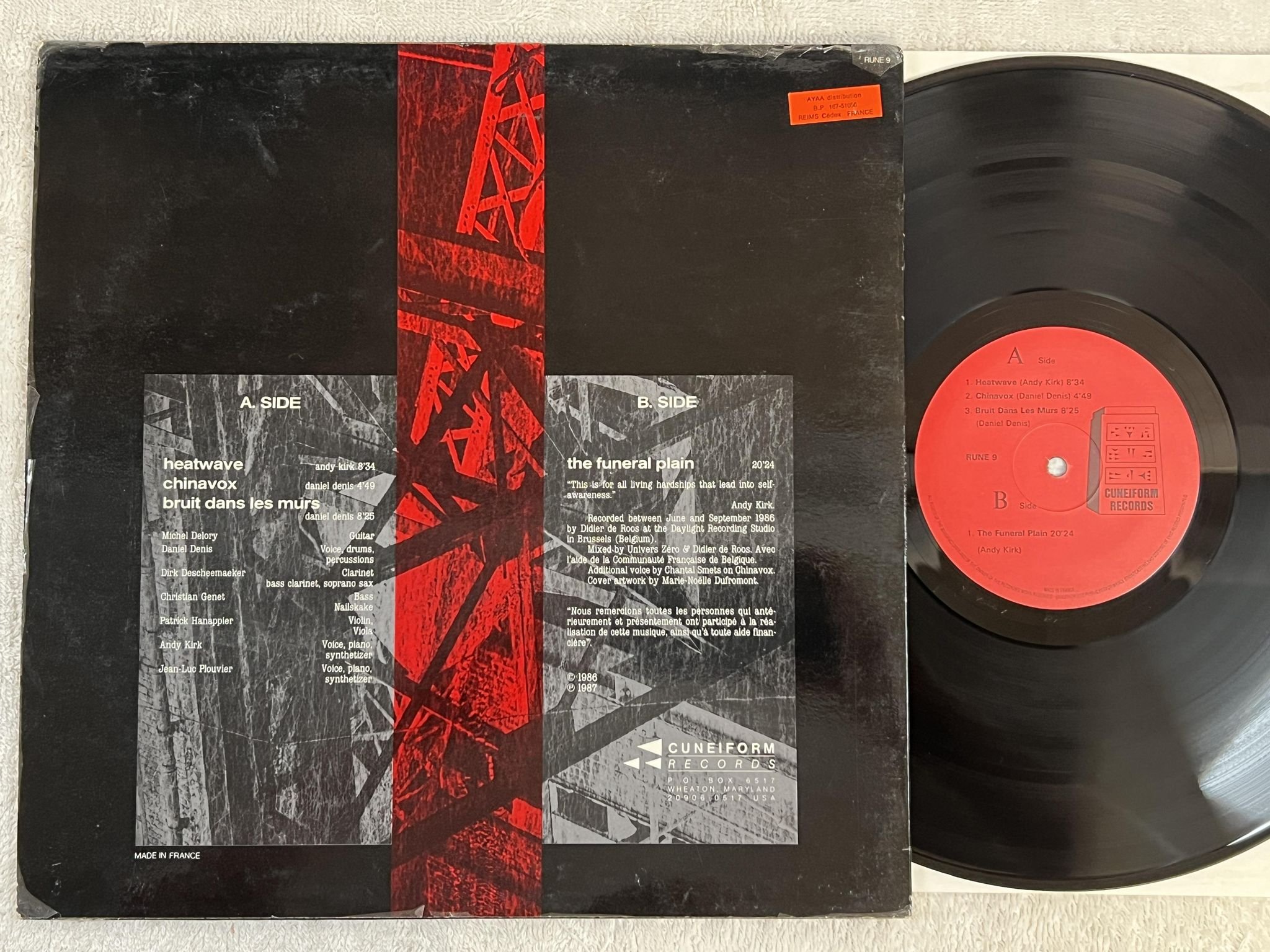 Omslagsbild för skivan UNIVERS ZERO Heatwave LP -87 US CUNEIFORM RUNE 9