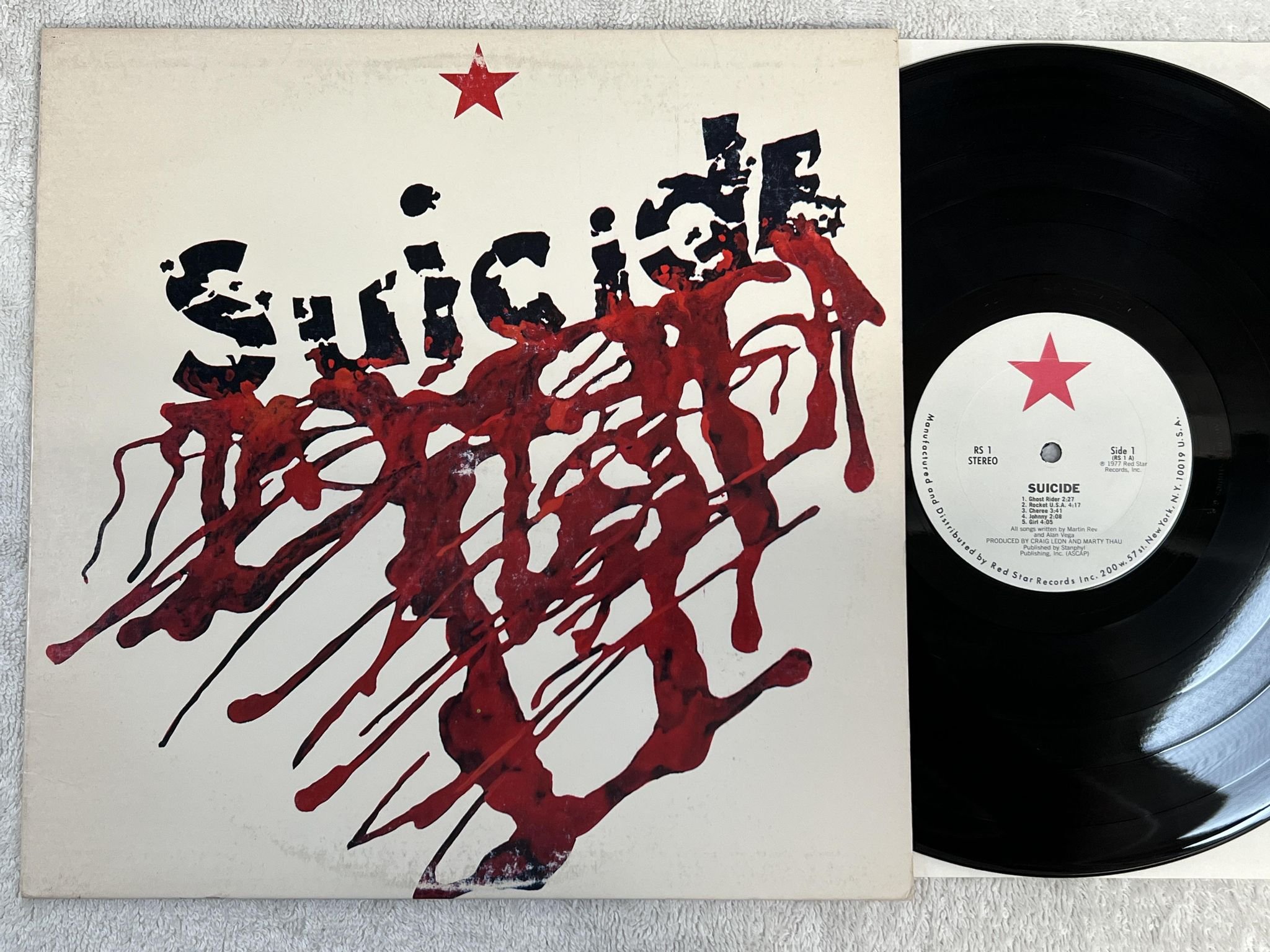 Omslagsbild för skivan SUICIDE s/t LP -77 US RED STAR RS 1 **** RARE ALBUM ****