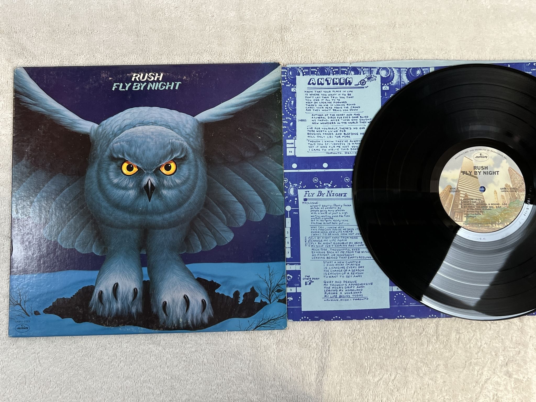 Omslagsbild för skivan RUSH fly by night LP -75 US MERCURY SRM1-1023