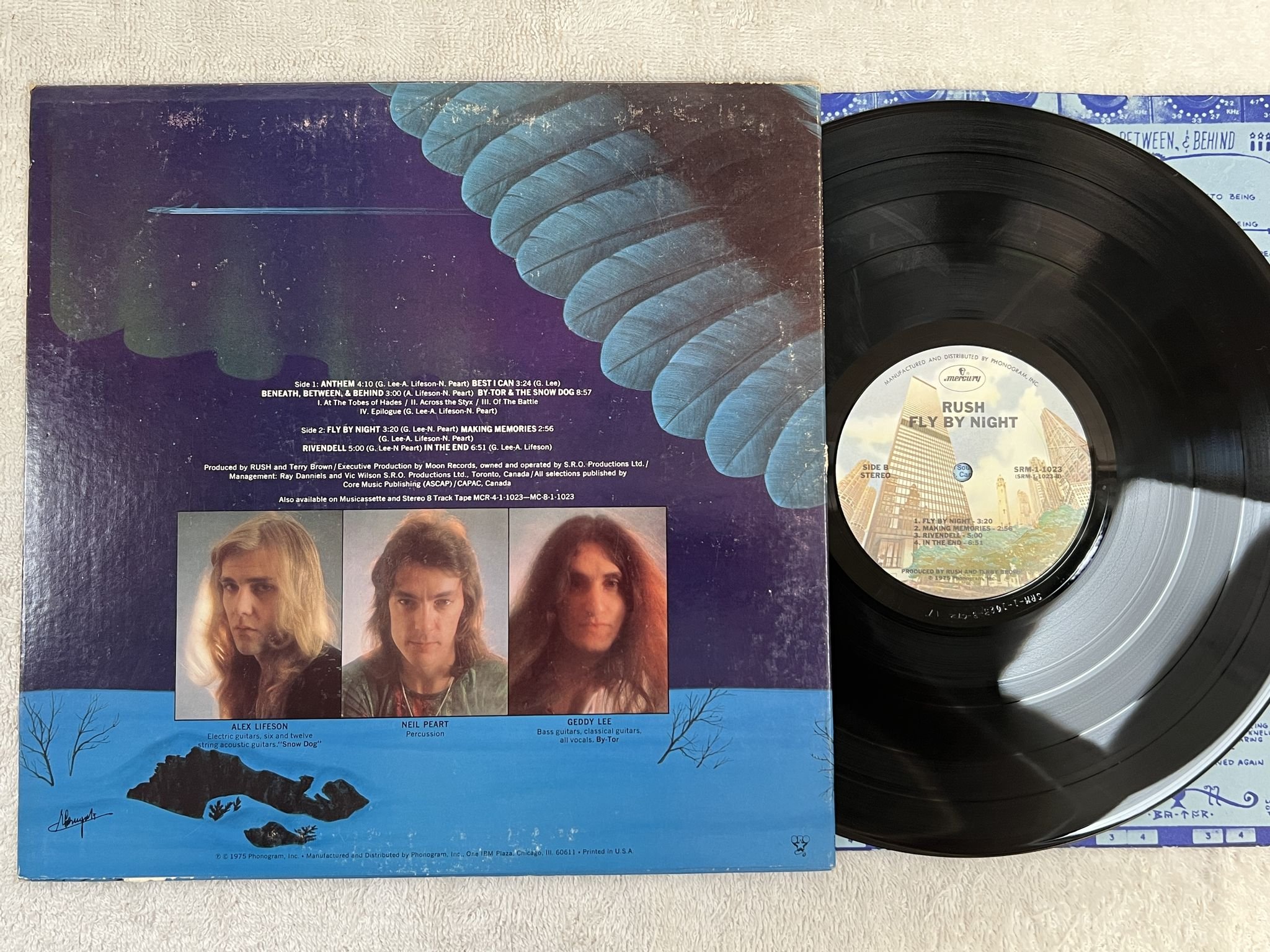 Omslagsbild för skivan RUSH fly by night LP -75 US MERCURY SRM1-1023