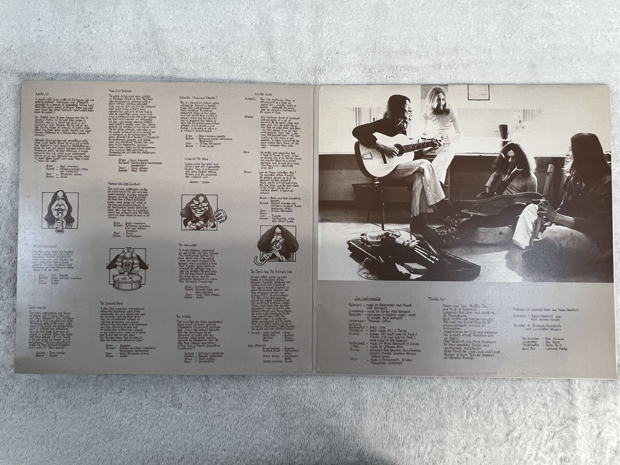 Omslagsbild för skivan GRYPHON s/t LP re UK TRANSLANTIC TRA 262