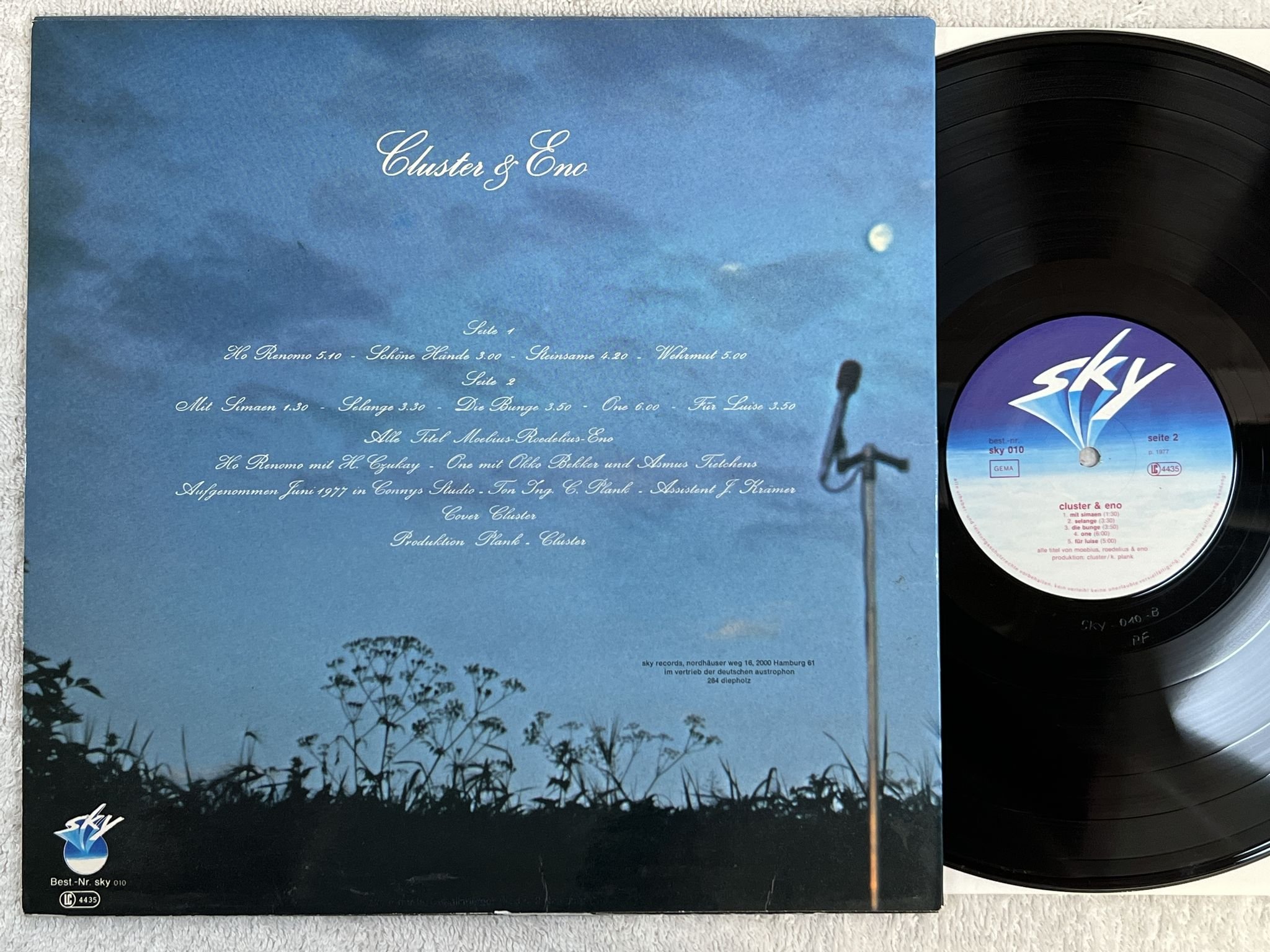 Omslagsbild för skivan CLUSTER & ENO s/t LP -77 Ger SKY RECORDS sky 010