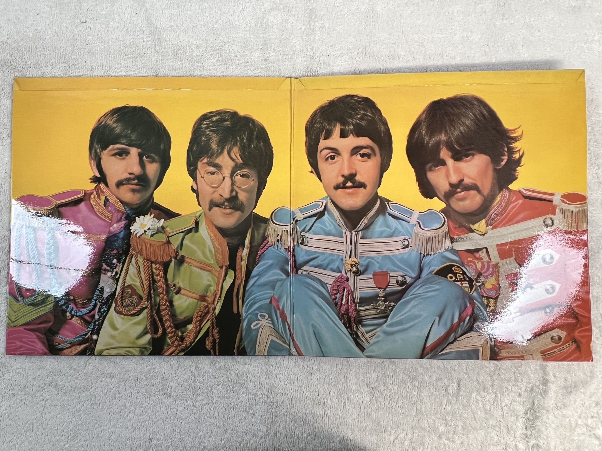 Omslagsbild för skivan THE BEATLES Sgt Pepper's lonely heart club band LP -67 UK PARLOPHONE PCS 7027