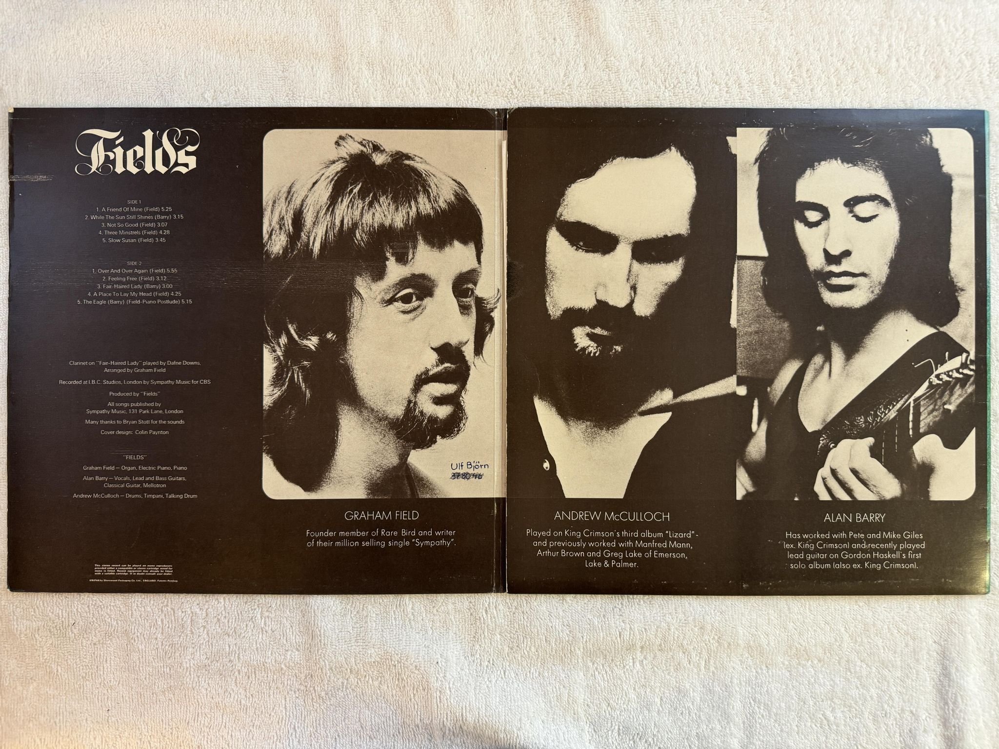 Omslagsbild för skivan FIELDS s/t LP -71 UK CBS S 69009 **** PROG ROCK ****
