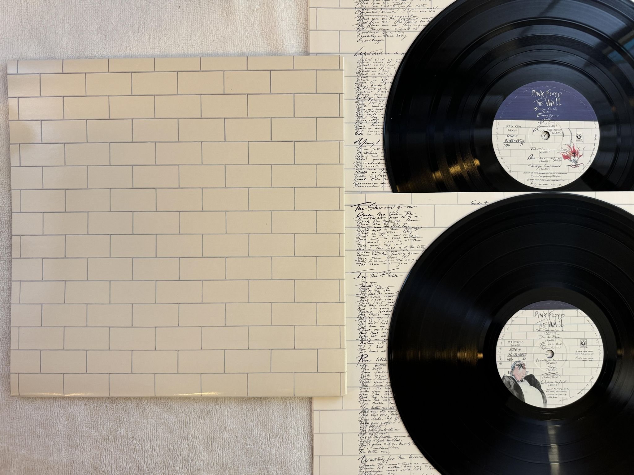 Omslagsbild för skivan PINK FLOYD the wall 2xLP -79 ncb HARVEST 7C 156-63411