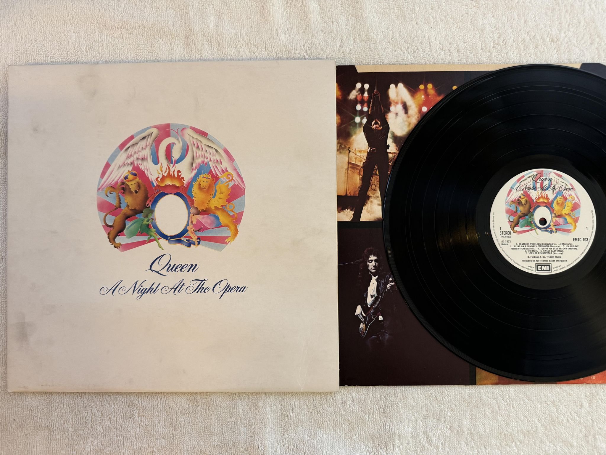 Omslagsbild för skivan QUEEN night at the opera LP -75 UK EMI EMTC 103 *** CLASSIC ***