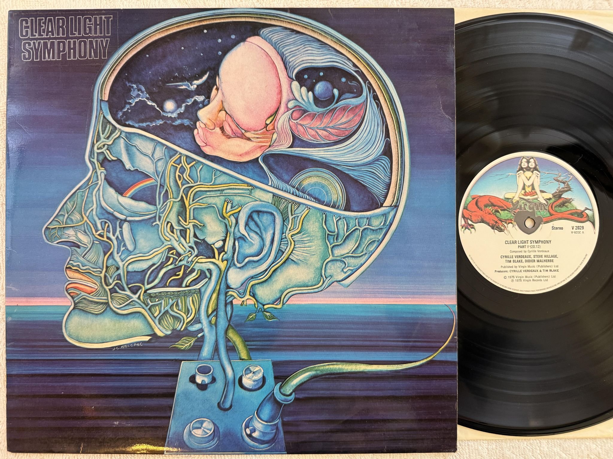 Omslagsbild för skivan CLEAR LIGHT SYMPHONY s/t LP -75 UK VIRGIN V 2029