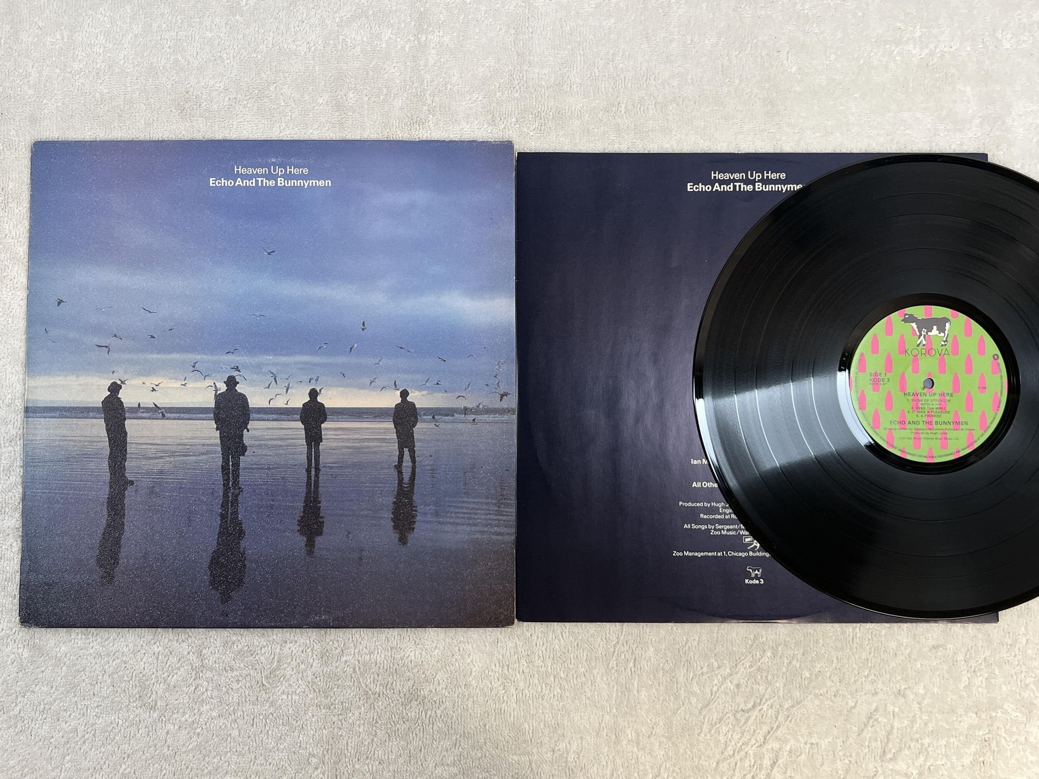 Omslagsbild för skivan ECHO AND THE BUNNYMEN heaven up here LP -81 UK KOROVA KODE 3