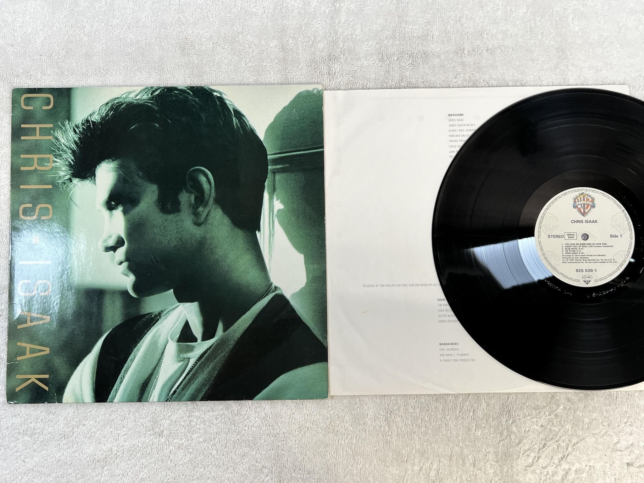 Omslagsbild för skivan CHRIS ISAAK s/t LP -87 Ger WARNER BROS 925 536-1