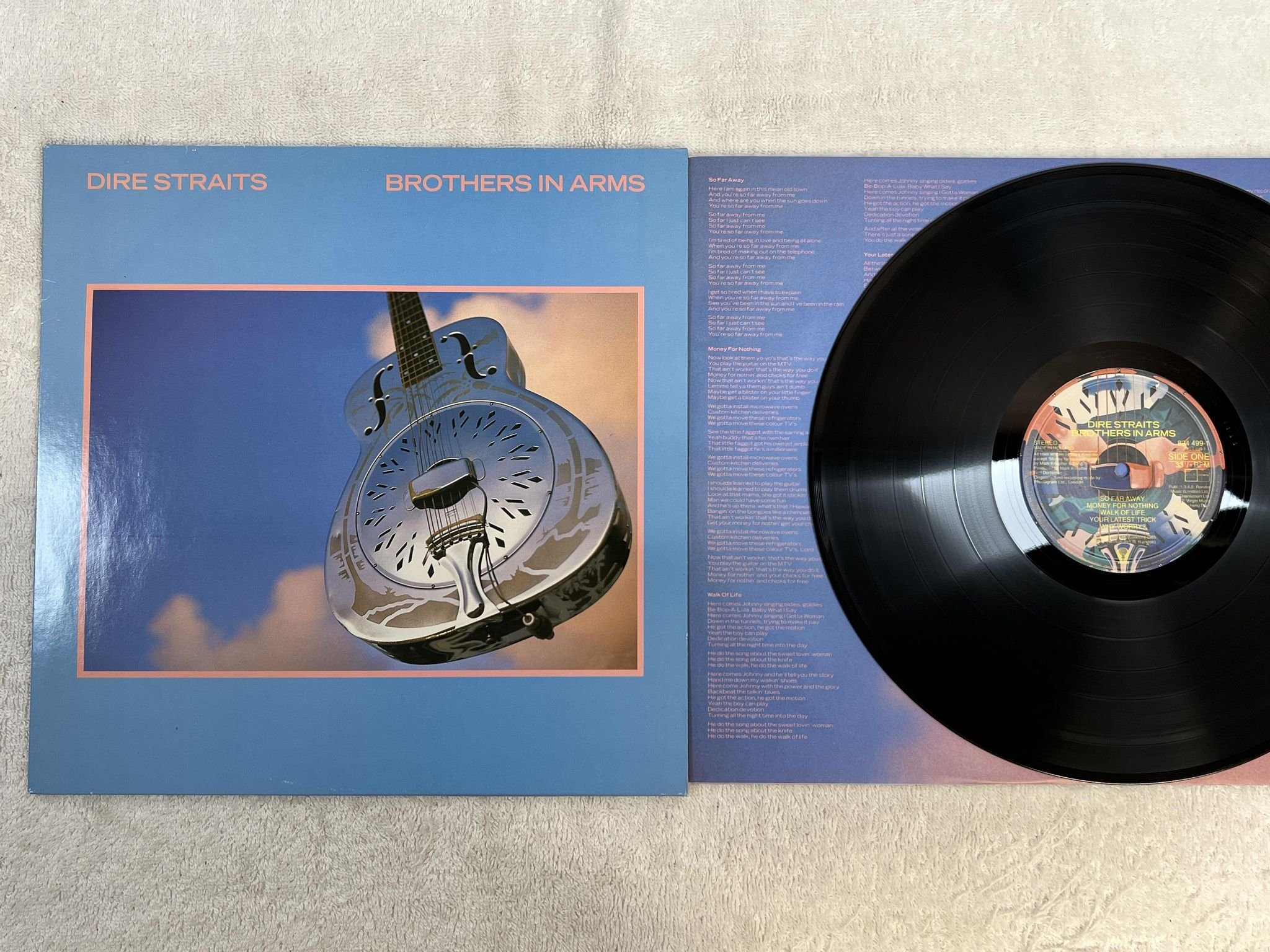 Omslagsbild för skivan DIRE STRAITS brothers in arms LP Hol VERTIGO 824 499-1