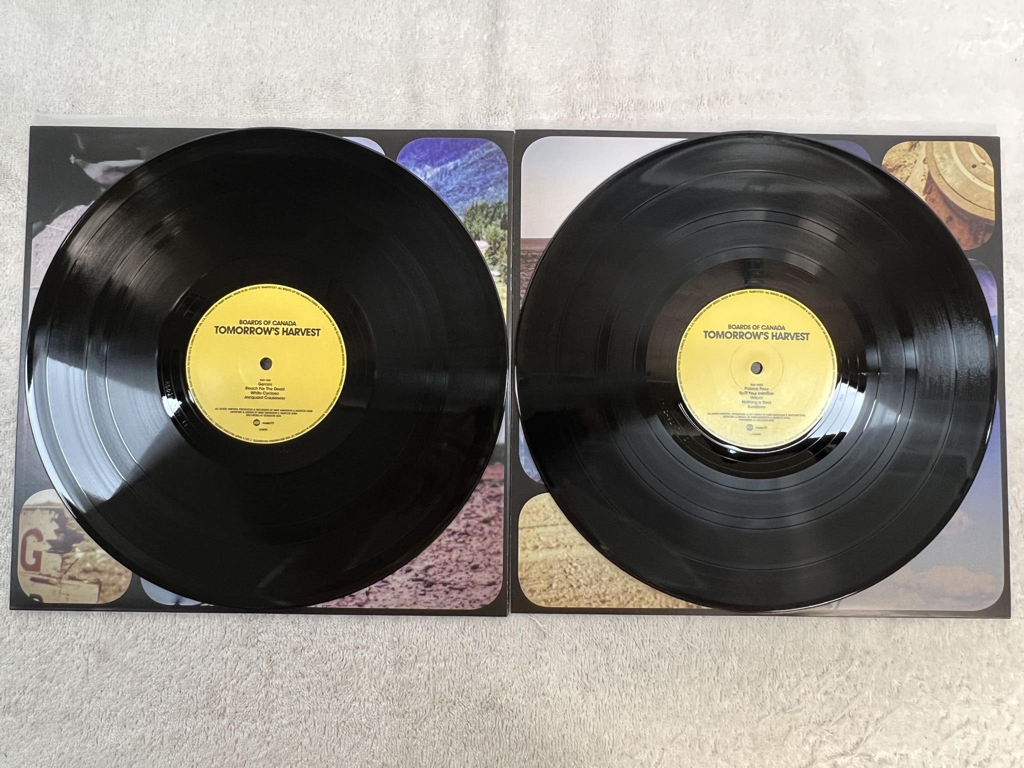 Omslagsbild för skivan BOARDS OF CANADA The Campfire Headphase 2xLP 2005 UK WARPLP123