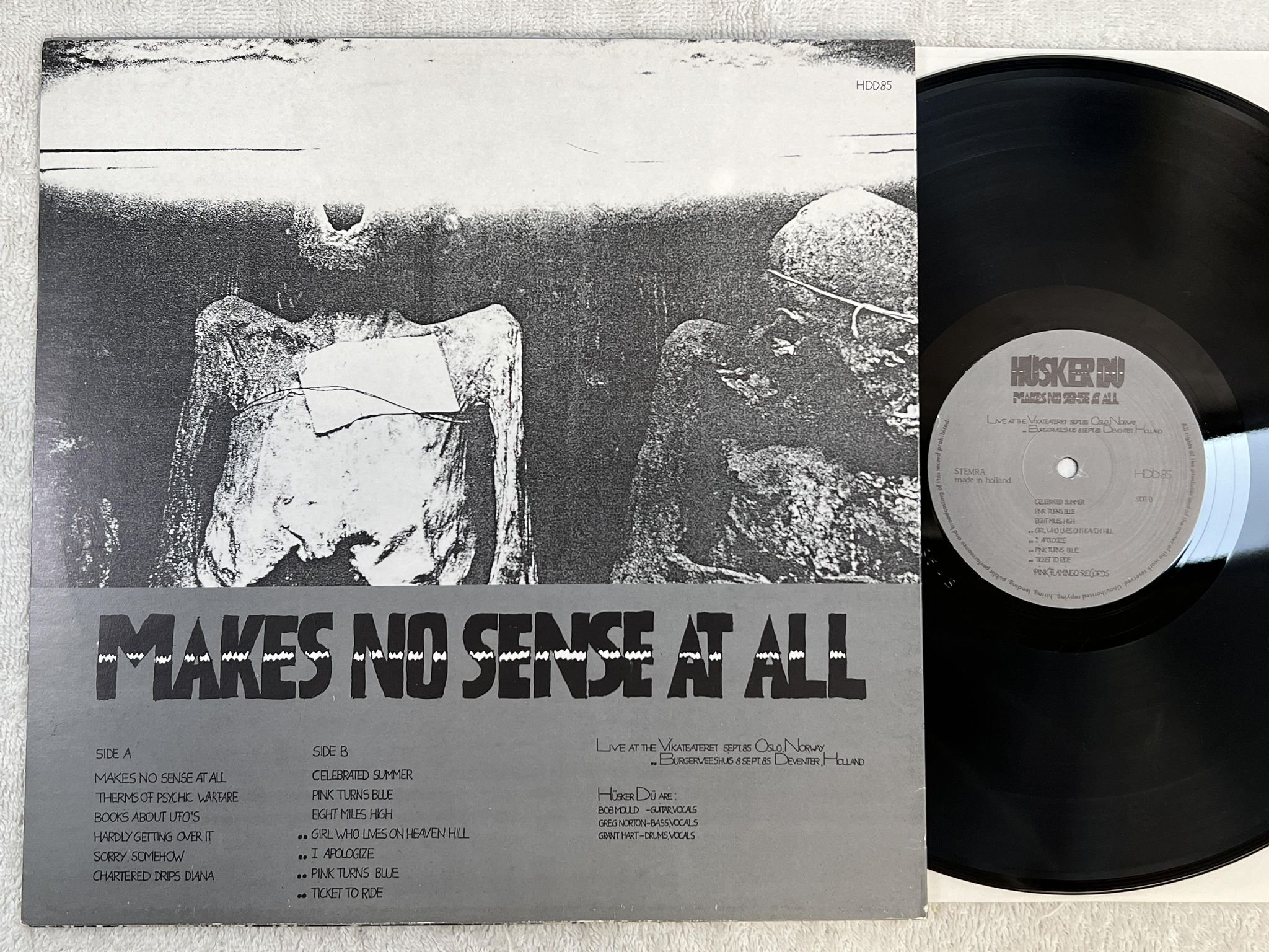 Omslagsbild för skivan HÜSKER DÜ Makes No Sense At All LP -85 Hol HDD 85