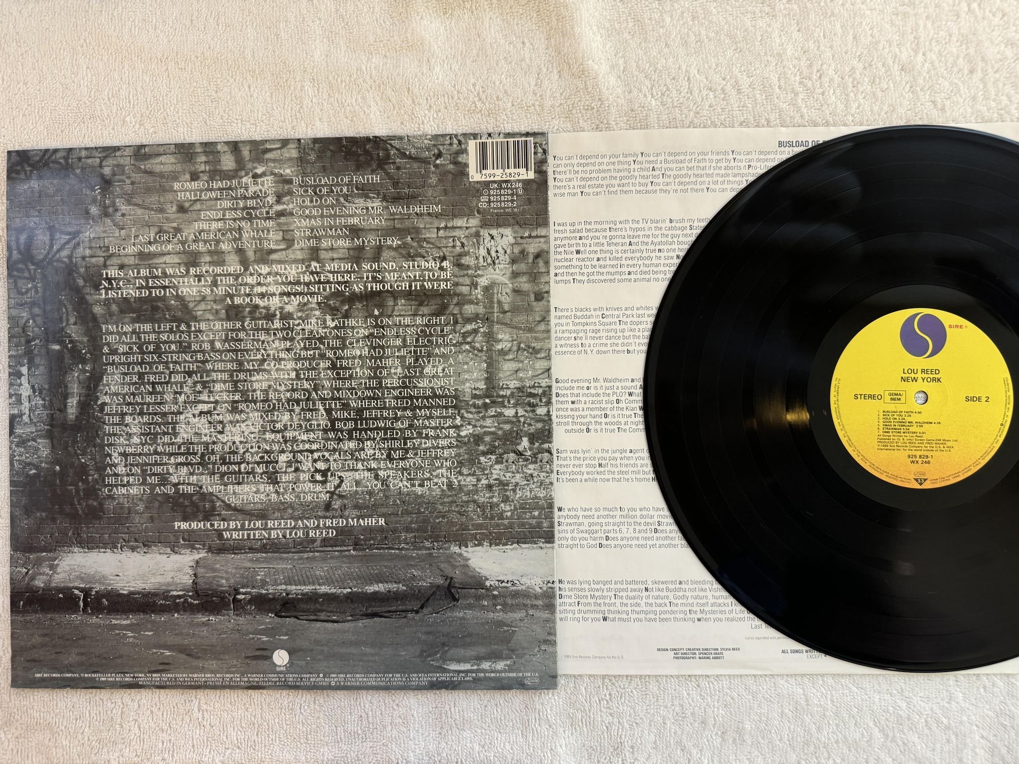 Omslagsbild för skivan LOU REED New York LP -89 Ger SIRE 925 829-1