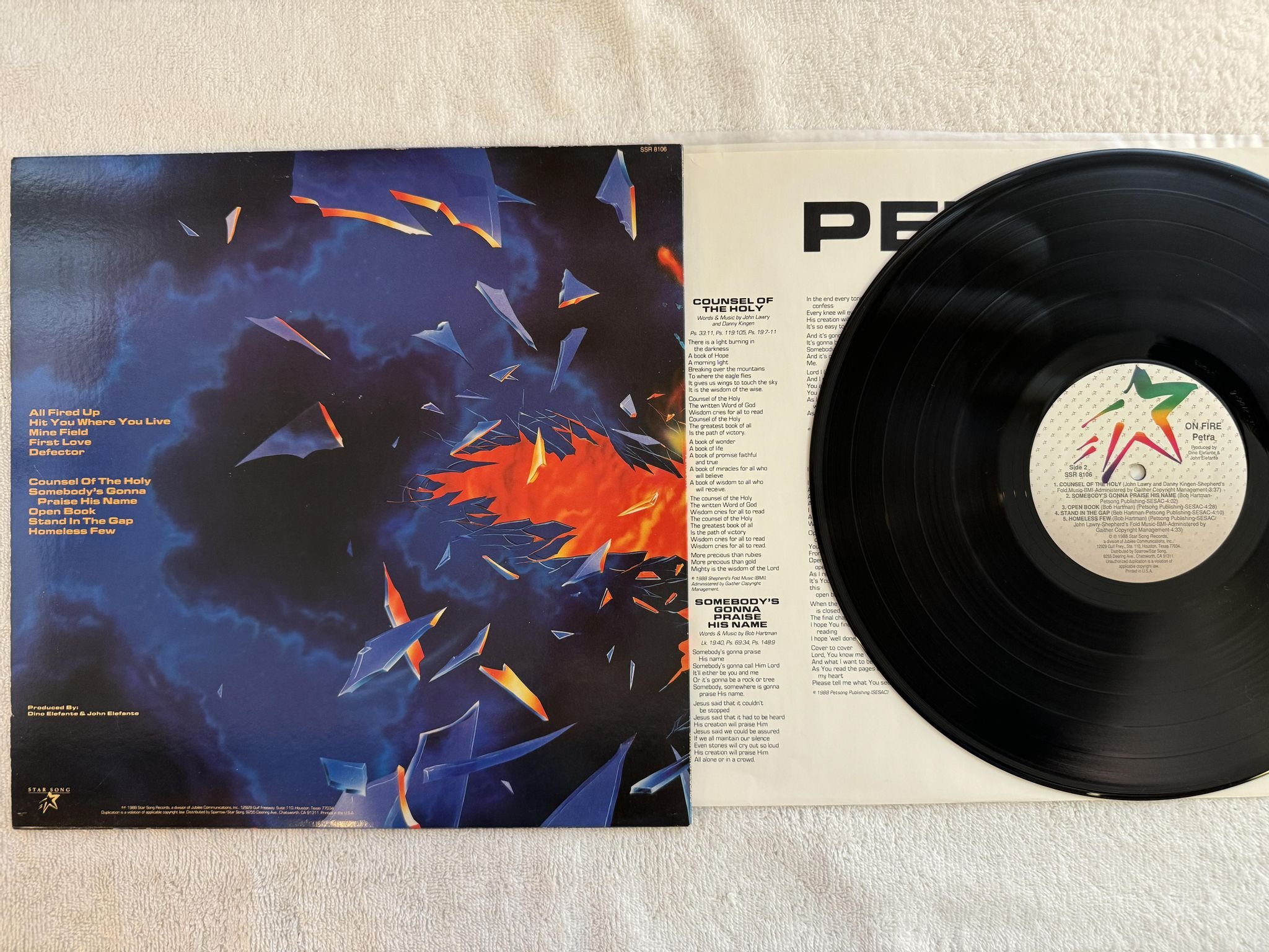 Omslagsbild för skivan PETRA on fire! LP -88 US STAR SONG SSR 8106