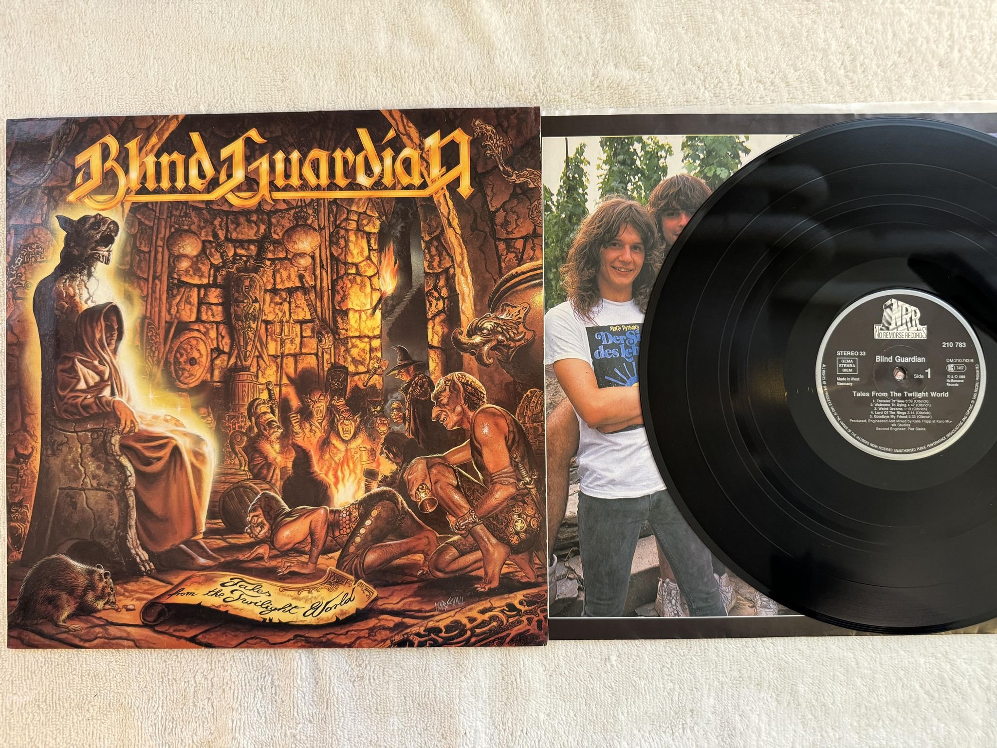 Omslagsbild för skivan BLIND GUARDIAN Tales From The Twilight World LP -90 no remorse 210 783