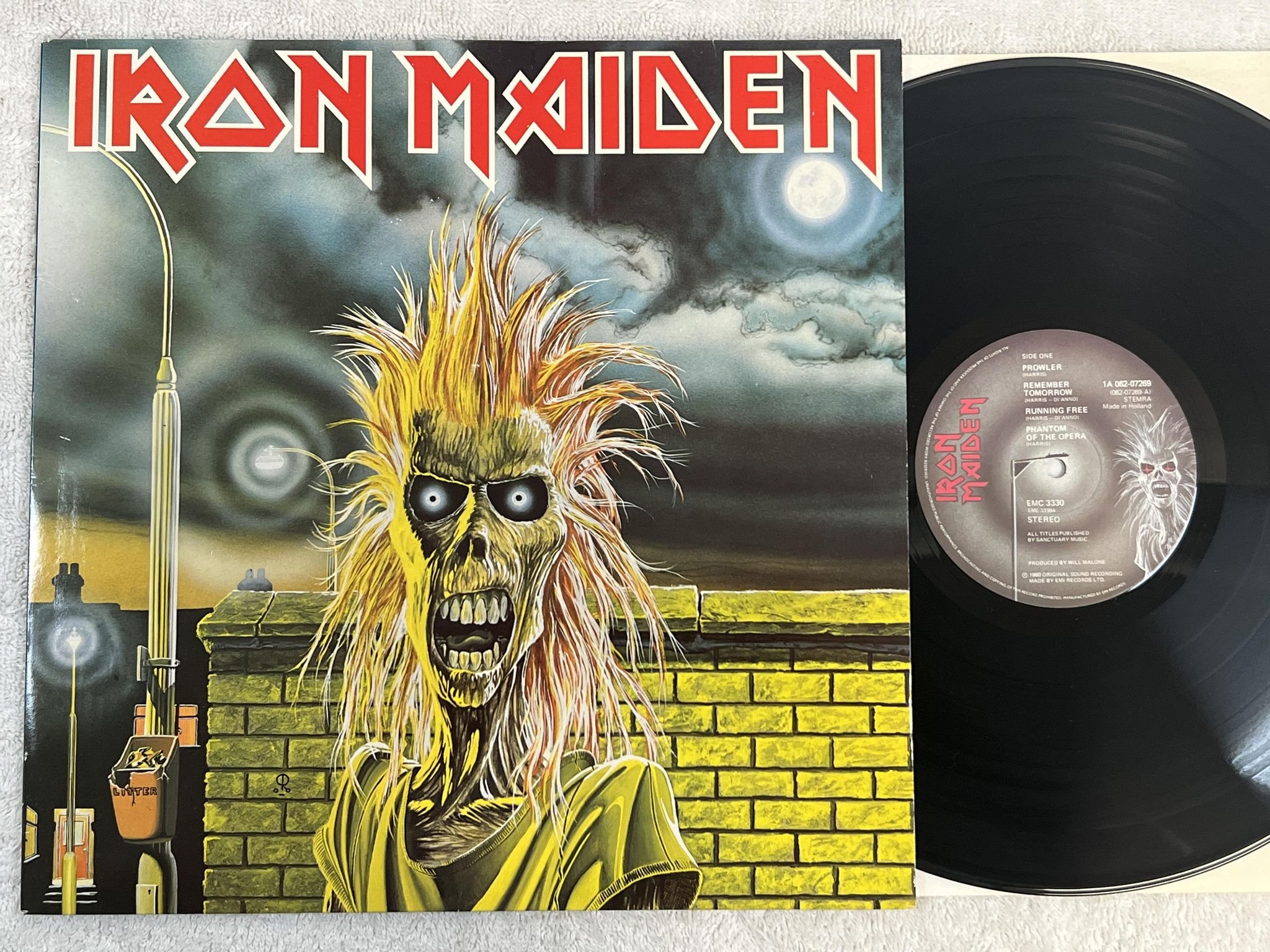 Omslagsbild för skivan IRON MAIDEN s/t LP -80 Hol EMI 1A 062-07269