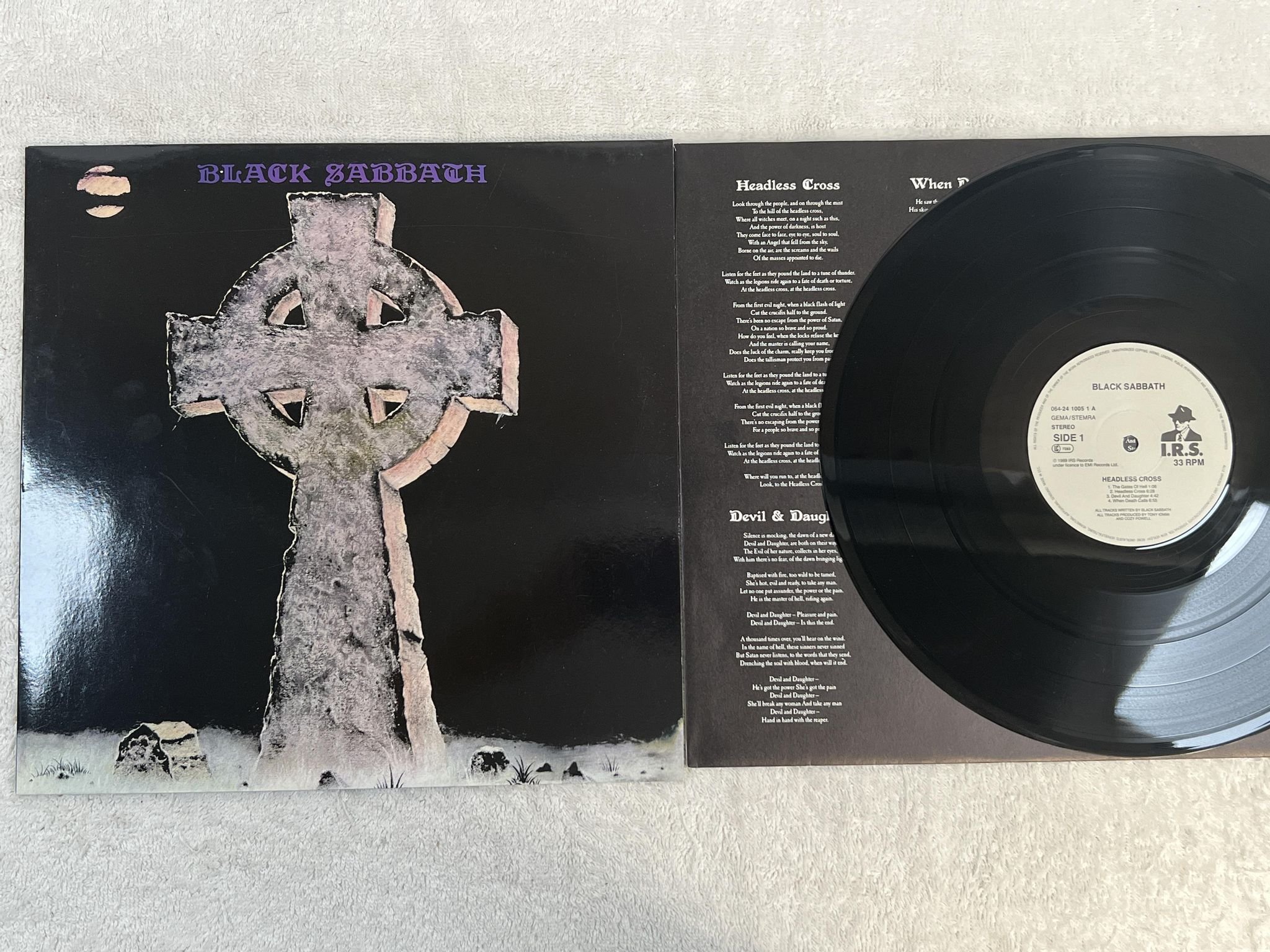 Omslagsbild för skivan BLACK SABBATH headless heroes LP -89 Hol I.R.S. 064-24 1005 1