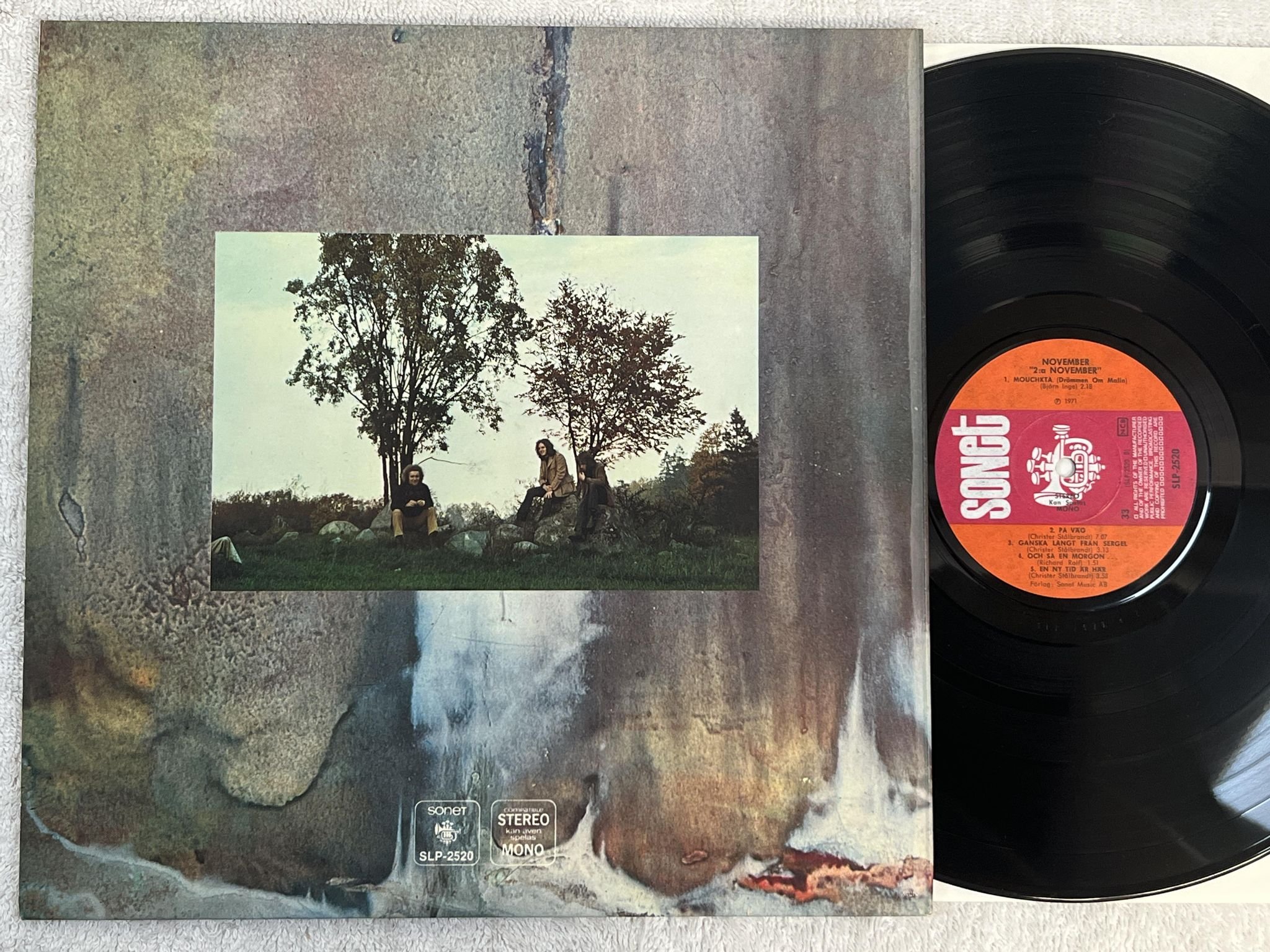 Omslagsbild för skivan NOVEMBER 2:a november LP -71 Swe SONET SLP 2520