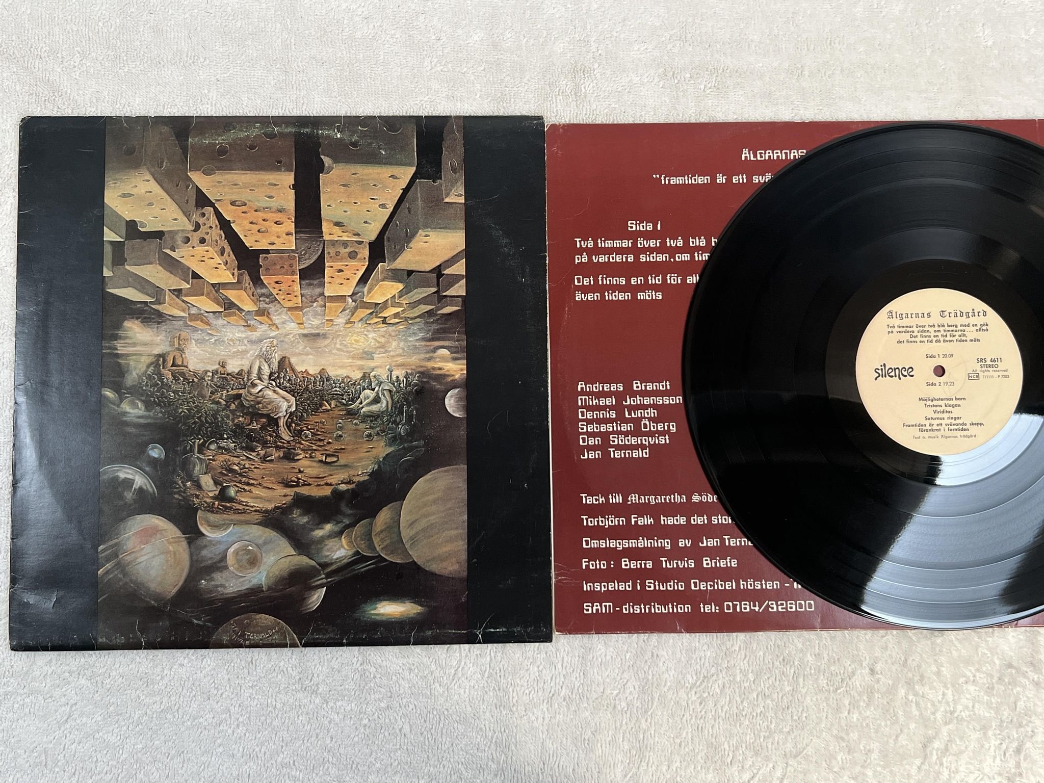 Omslagsbild för skivan ÄLGARNAS TRÄDGÅRD Framtiden Är Ett Svävande Skepp, Förankrat I Forntiden LP re