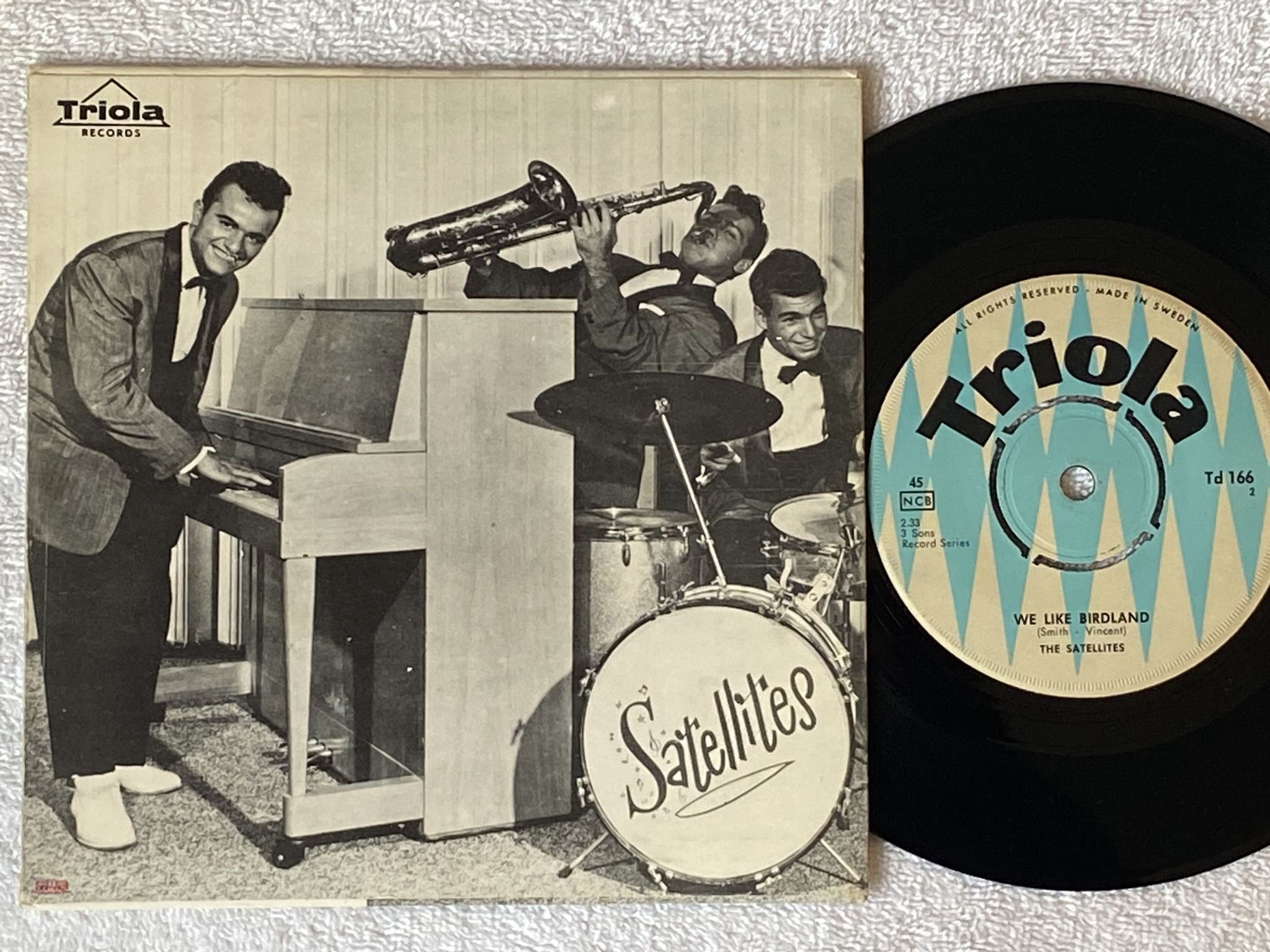 Omslagsbild för skivan SATELLITES Buzz Buzz 7" -63 Swe TRIOLA TD 166 *** RARE R&R ***