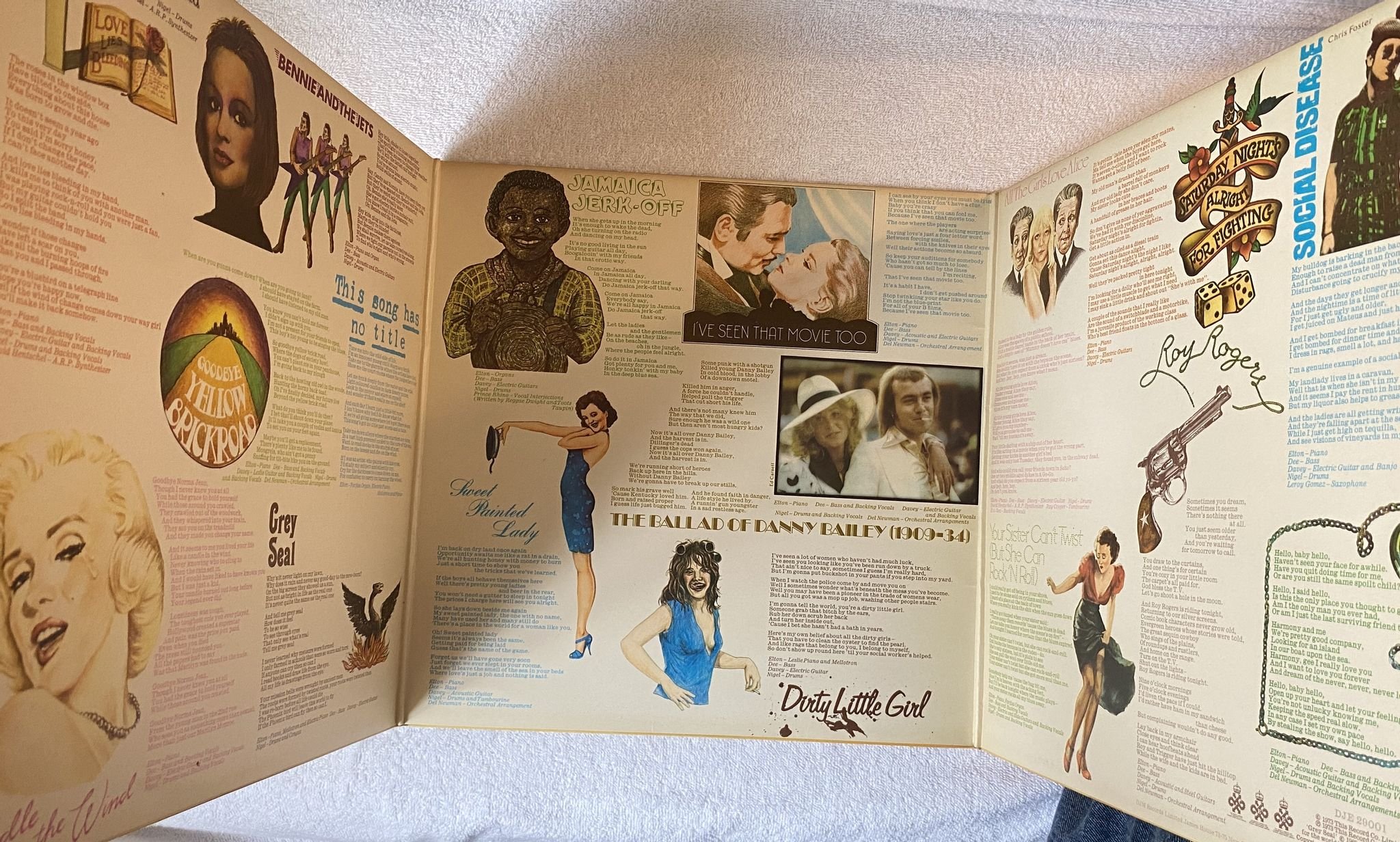 Omslagsbild för skivan ELTON JOHN goodbye yellow brick road 2xLP -78 UK DJE 29001 *** yellow vinyl ***