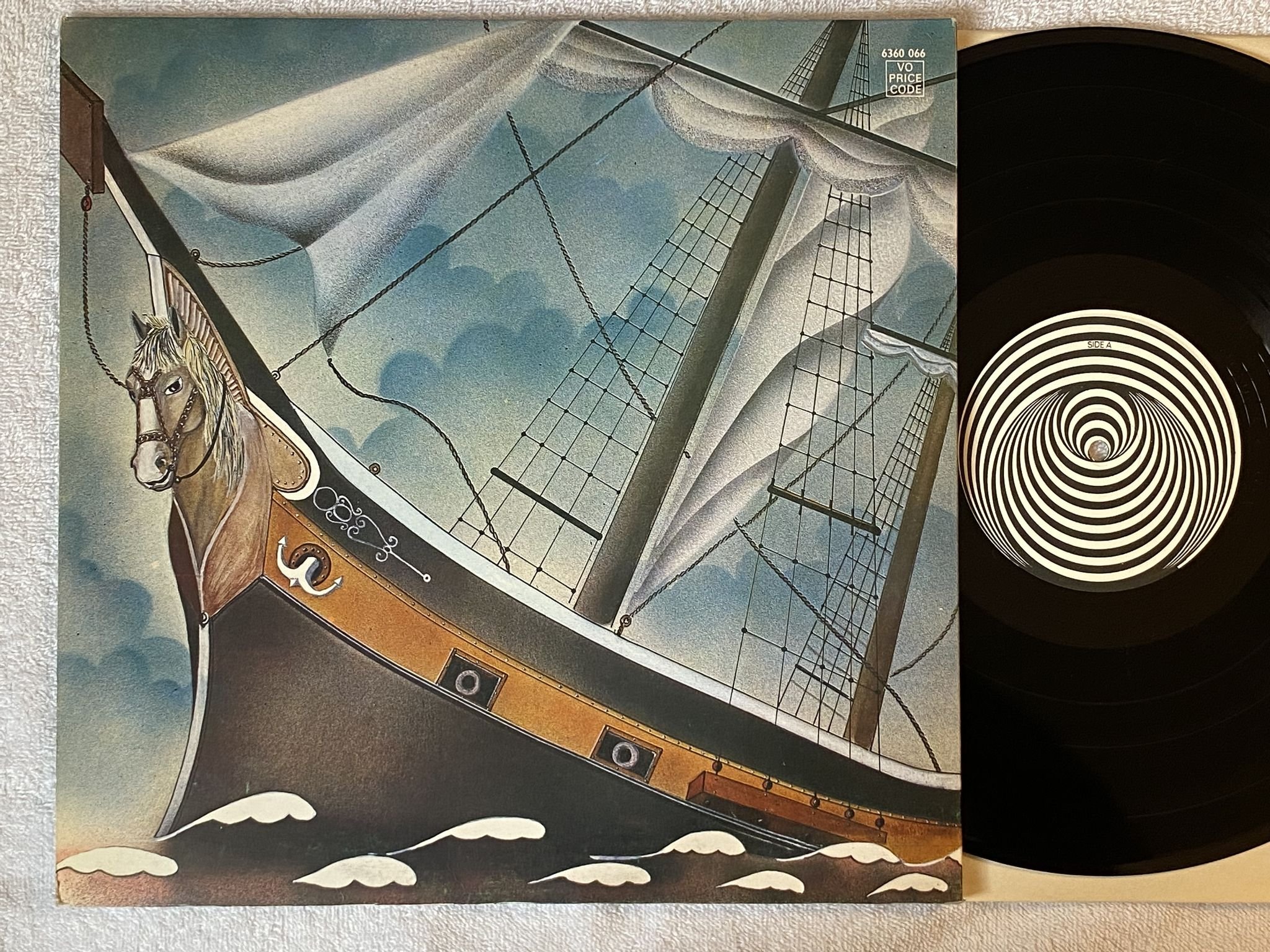 Omslagsbild för skivan WARHORSE red sea LP -72 UK VERTIGO 6360066 *** PROG / PSYCH ***