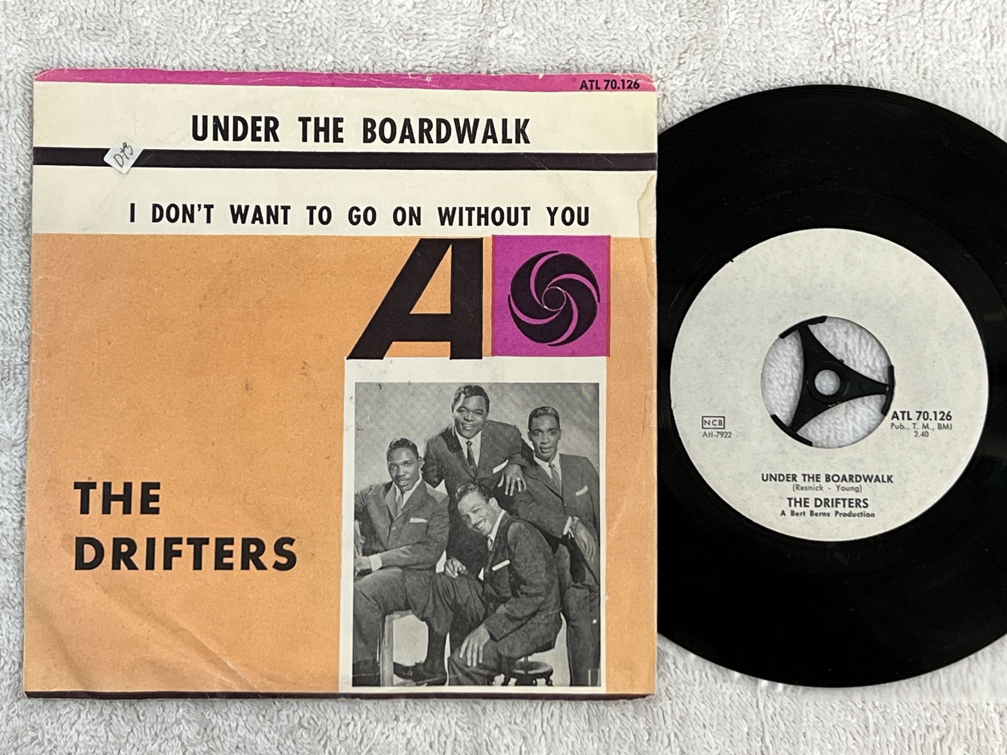 Omslagsbild för skivan THE DRIFTERS under the boardwalk 7" Swe ATLANTIC PROMO ATL 70.126
