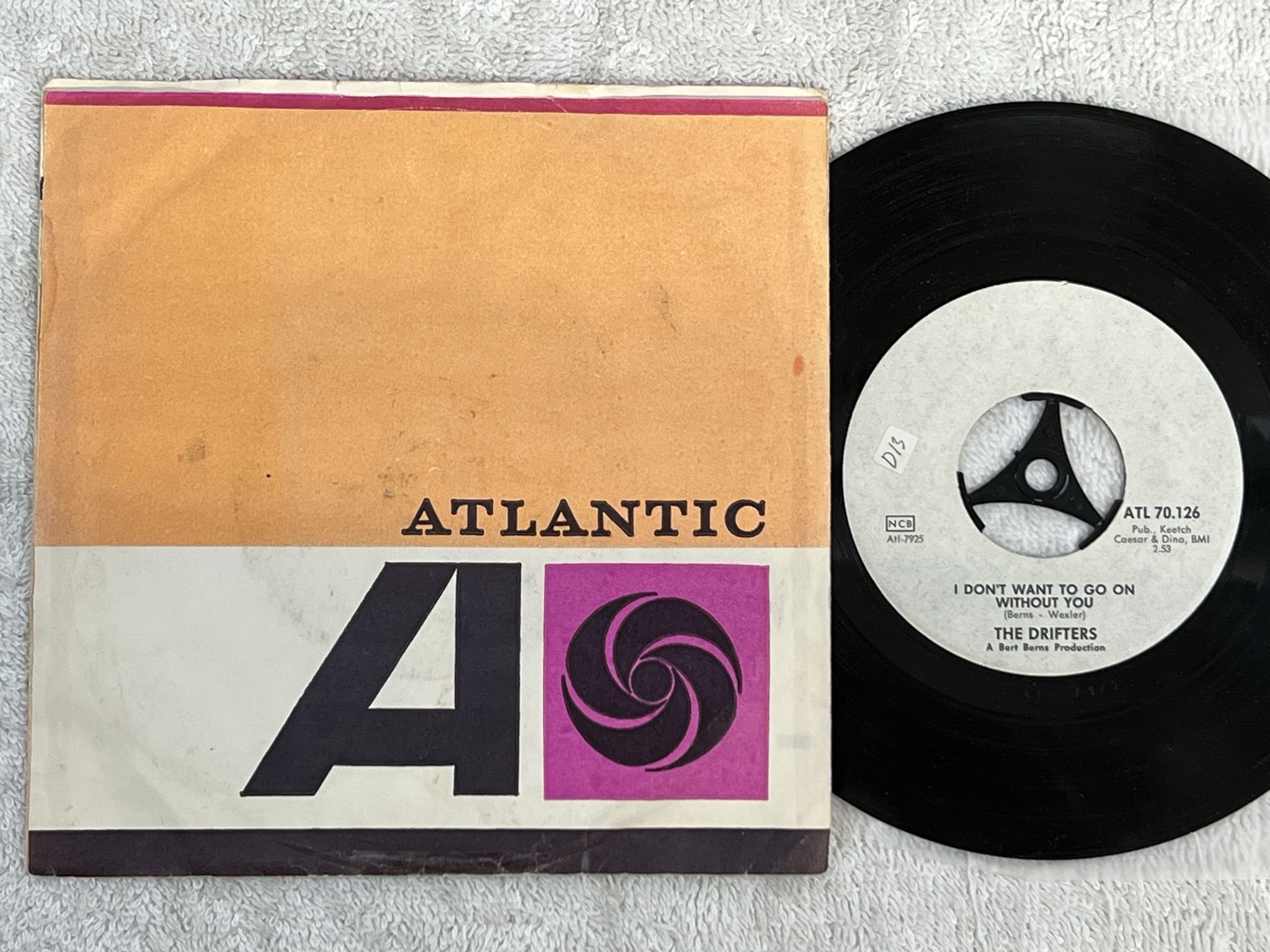 Omslagsbild för skivan THE DRIFTERS under the boardwalk 7" Swe ATLANTIC PROMO ATL 70.126