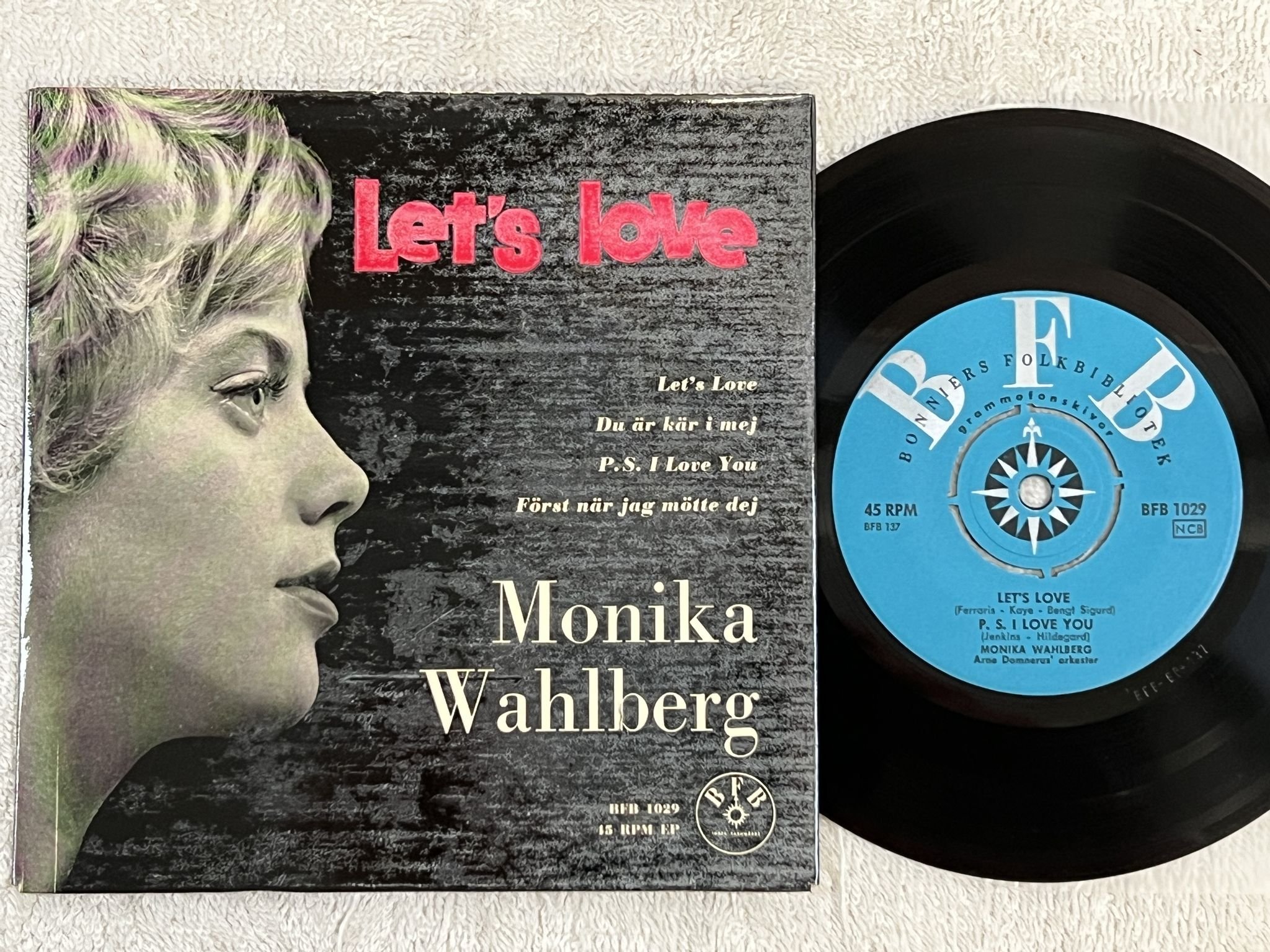 Omslagsbild för skivan MONIKA WAHLBERG let's love 7"EP -59 Swe BONNIERS BFB 1029 *** female vocals ***