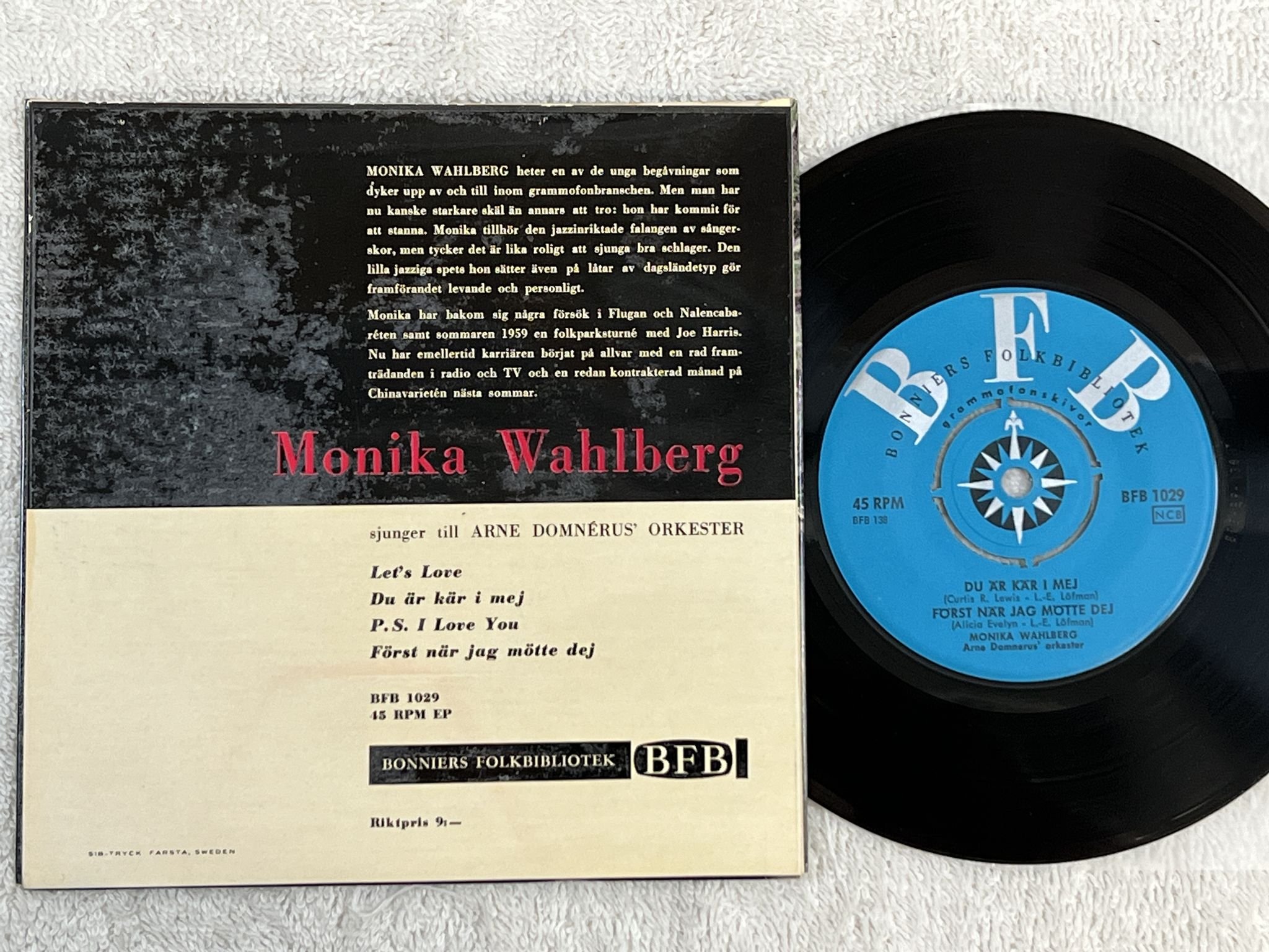 Omslagsbild för skivan MONIKA WAHLBERG let's love 7"EP -59 Swe BONNIERS BFB 1029 *** female vocals ***