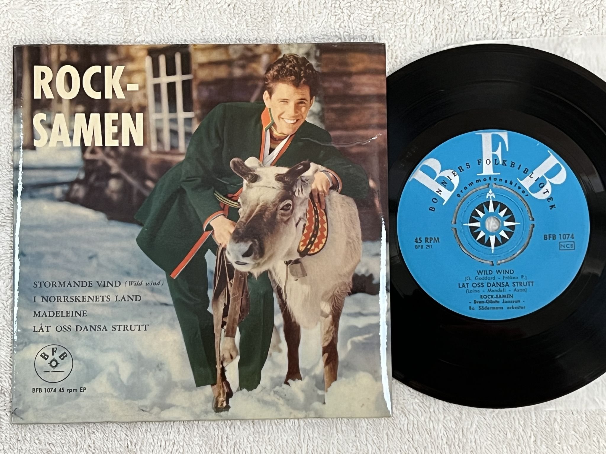 Omslagsbild för skivan SVEN-GÖSTA JONSSON rock-samen 7"ep -61 BONNIERS BFB 1074