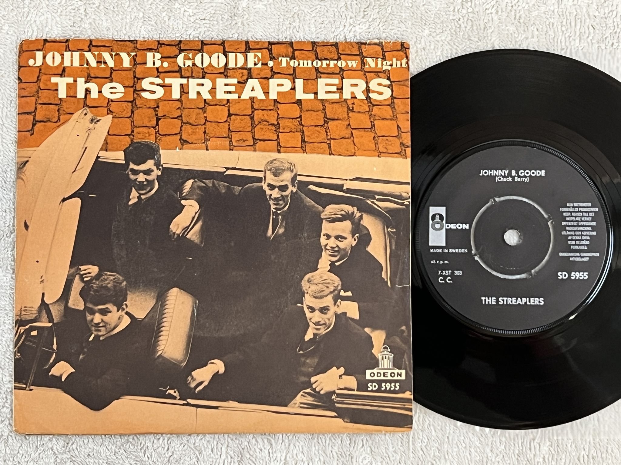 Omslagsbild för skivan THE STREAPLERS Johnny B. Goode 7" Swe ODEON SD 5955