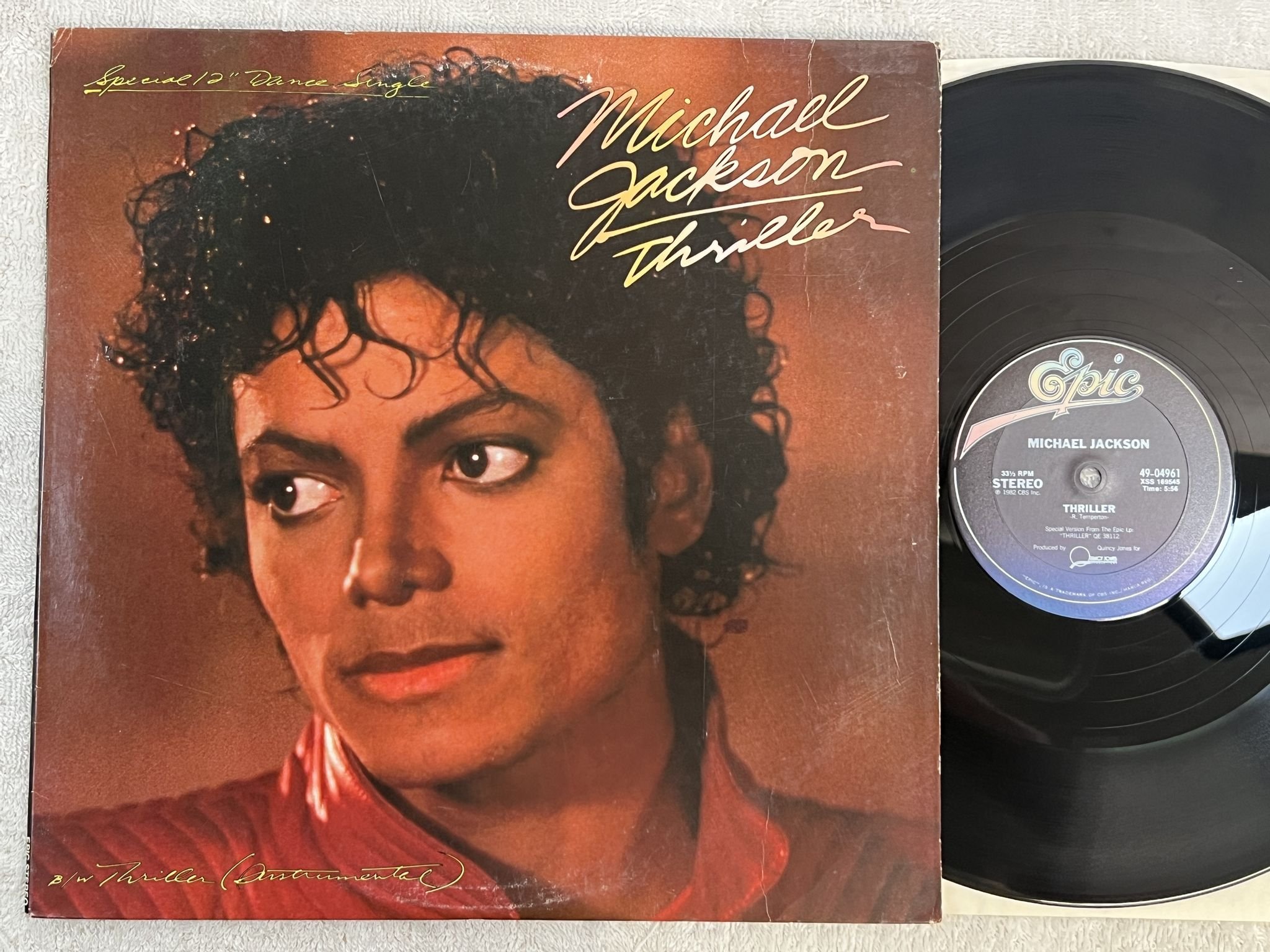 Omslagsbild för skivan MICHAEL JACKSON thriller 12" -82 US EPIC 49-04961