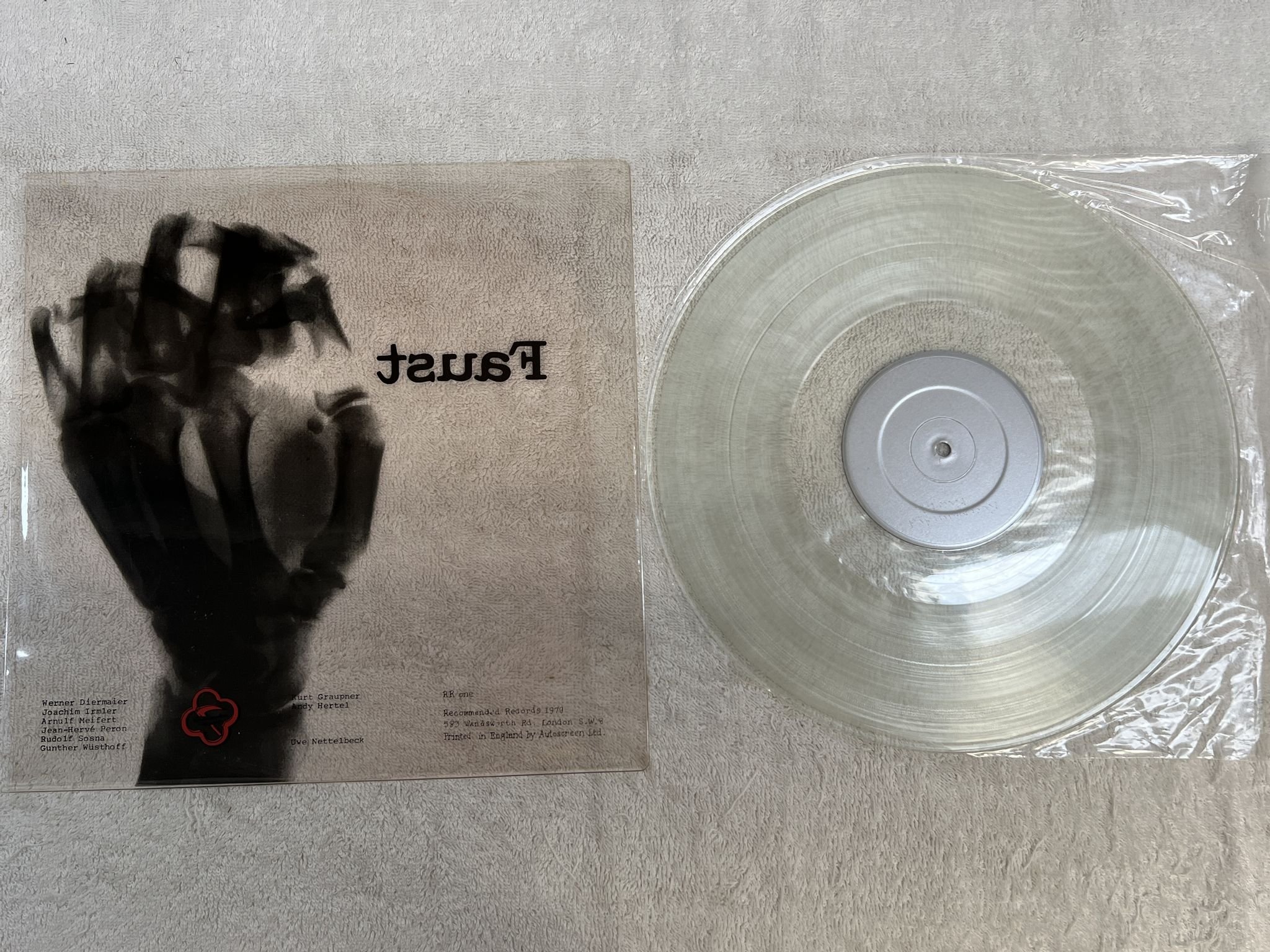 Omslagsbild för skivan FAUST s/t LP -71/79 UK RECOMMENDED RR one *** KrautRock ***