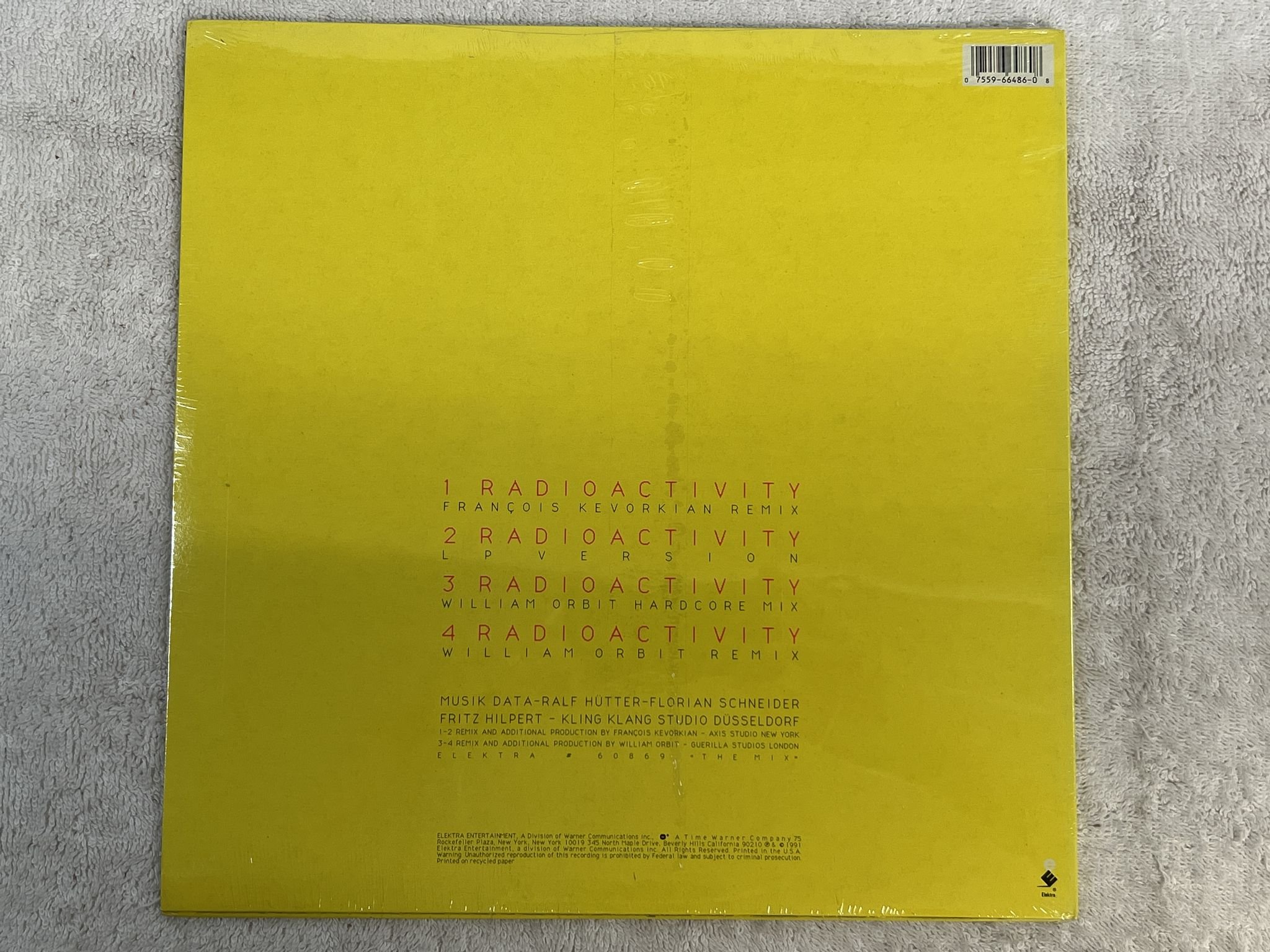 Omslagsbild för skivan KRAFTWERK Radioactivity 12" -91 US ELEKTRA 0-66486 *** STILL SEALED ***