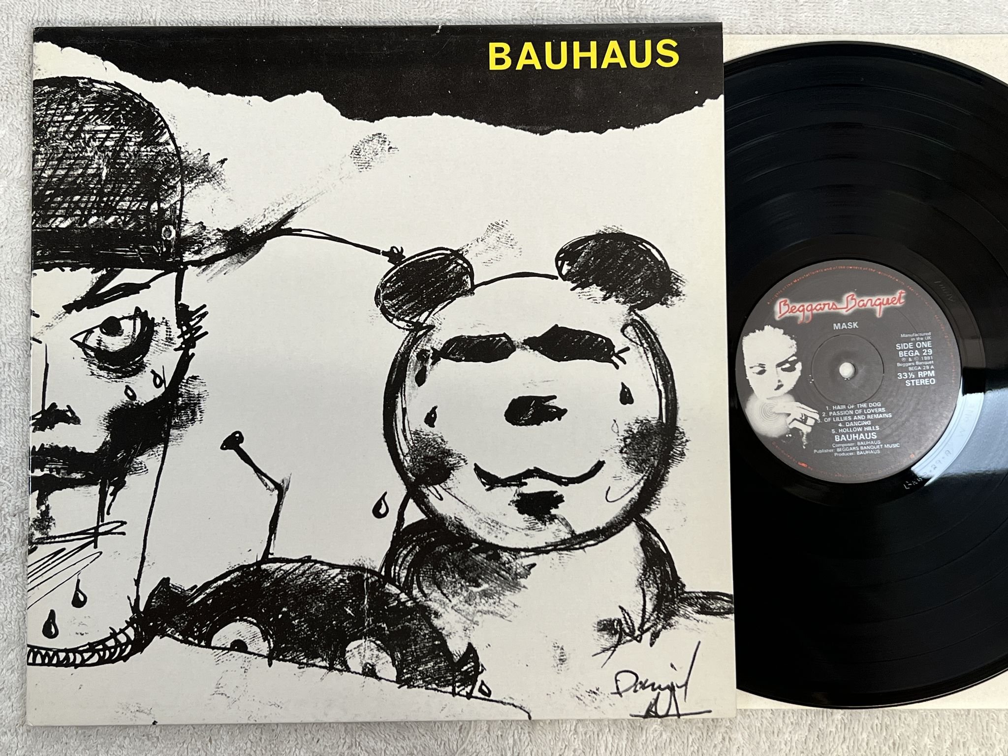 Omslagsbild för skivan BAUHAUS mask LP -81 UK BEGGARS BANQUET BEGA 29 **** GOTH ROCK ****