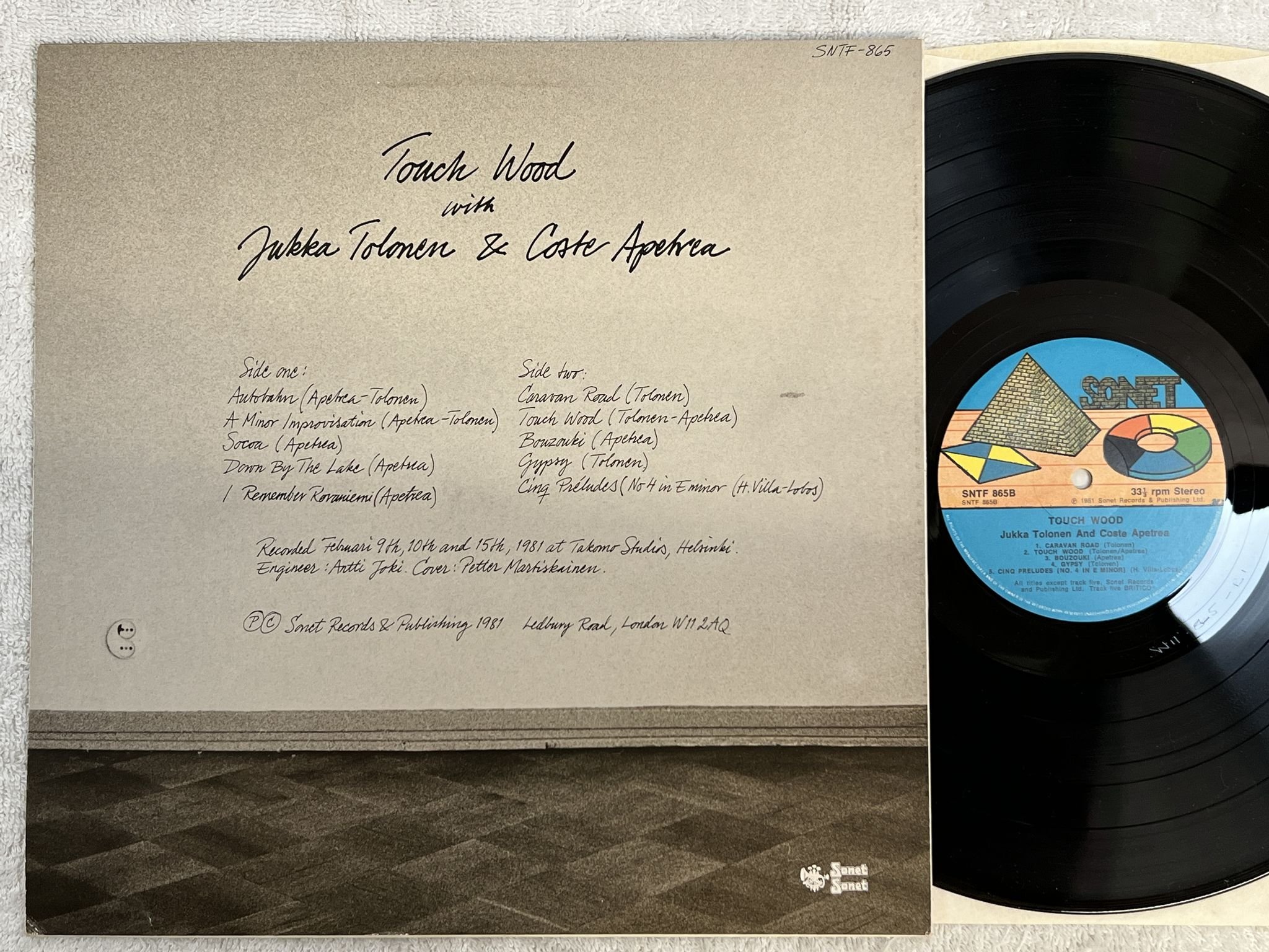 Omslagsbild för skivan JUKKA TOLONEN & COSTE APETREA touch wood LP -81 UK SONET SNTF 865