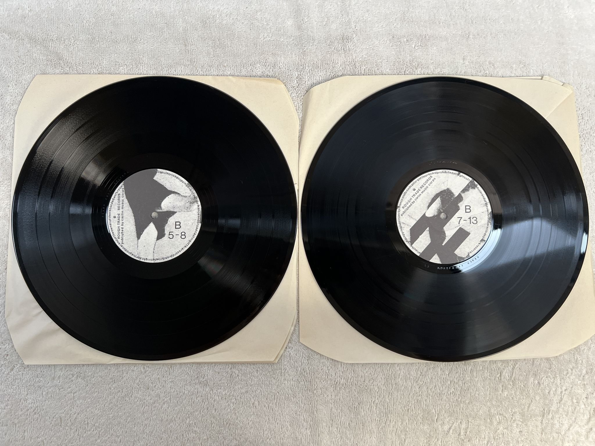 Omslagsbild för skivan WIRE Document And Eyewitness LP + 12" -81 UK ROUGH TRADE ROUGH ROUGH 29