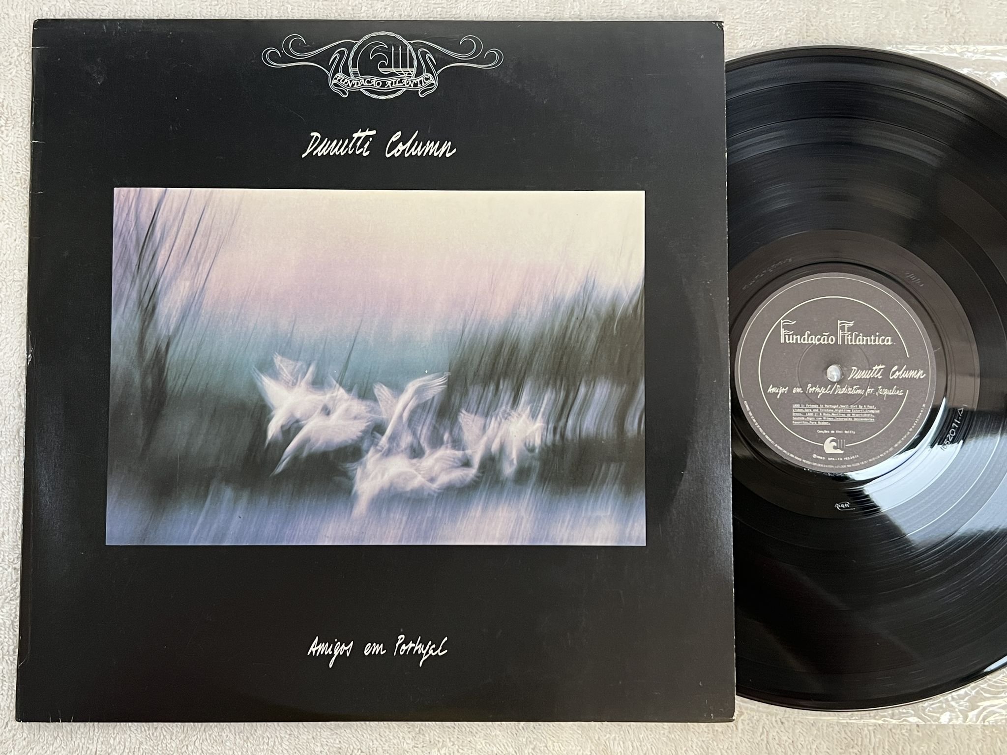 Omslagsbild för skivan DURUTTI COLUMN Amigos Em Portugal LP -83 Portugal Fundação Atlântica 1652071