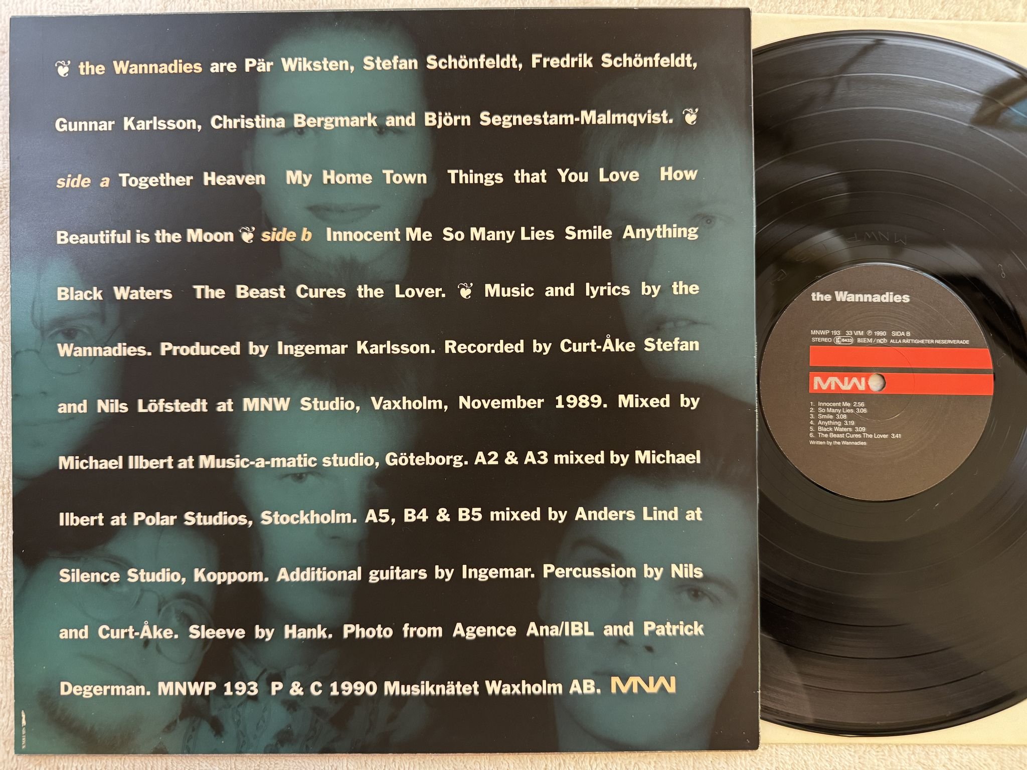 Omslagsbild för skivan THE WANNADIES s/t LP -90 Swe MNW MNWP 193 *** INDIE ROCK ***