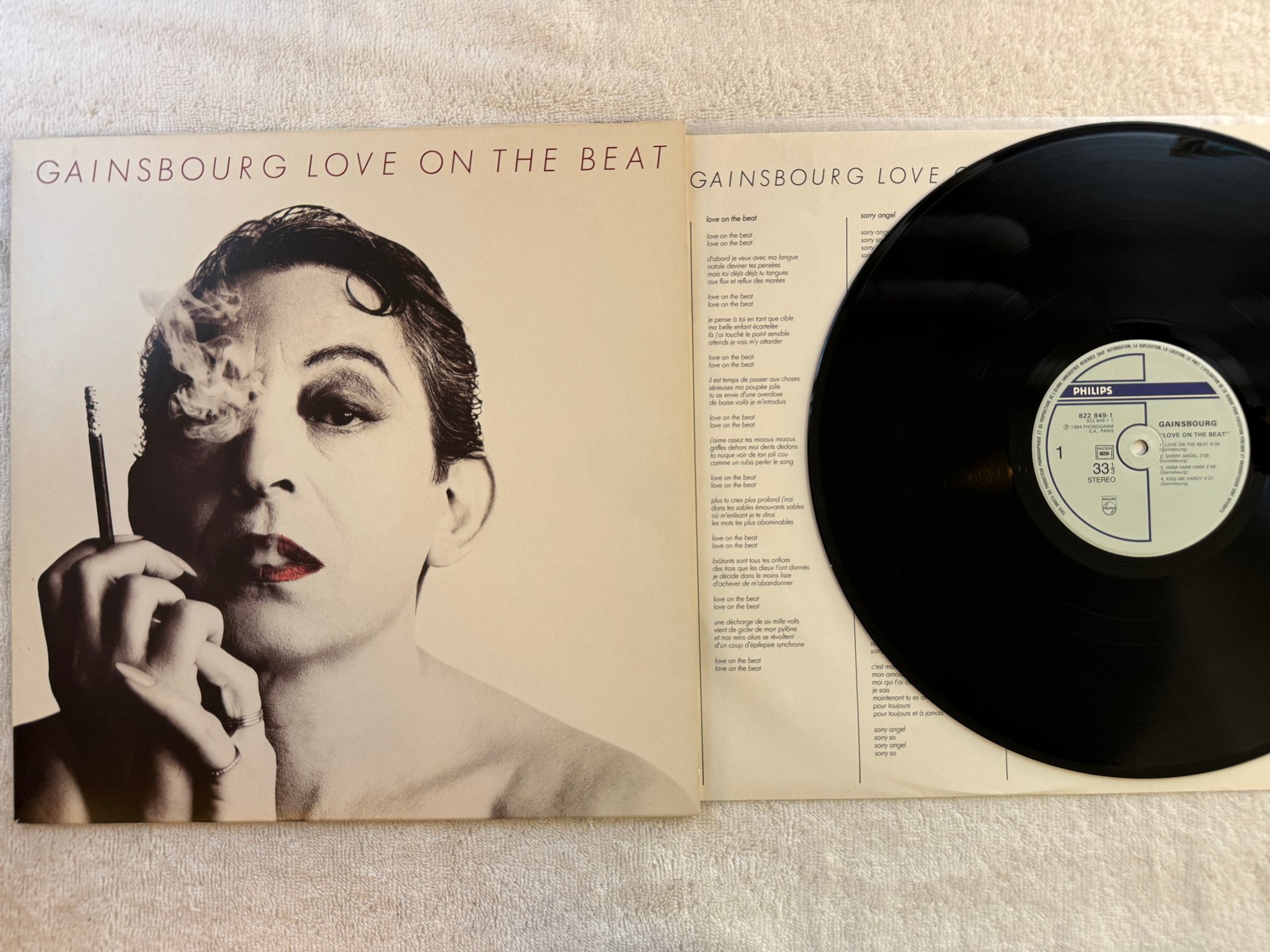 Omslagsbild för skivan GAINSBOURG love on the beat LP -84 Fra PHILIPS 822849-1