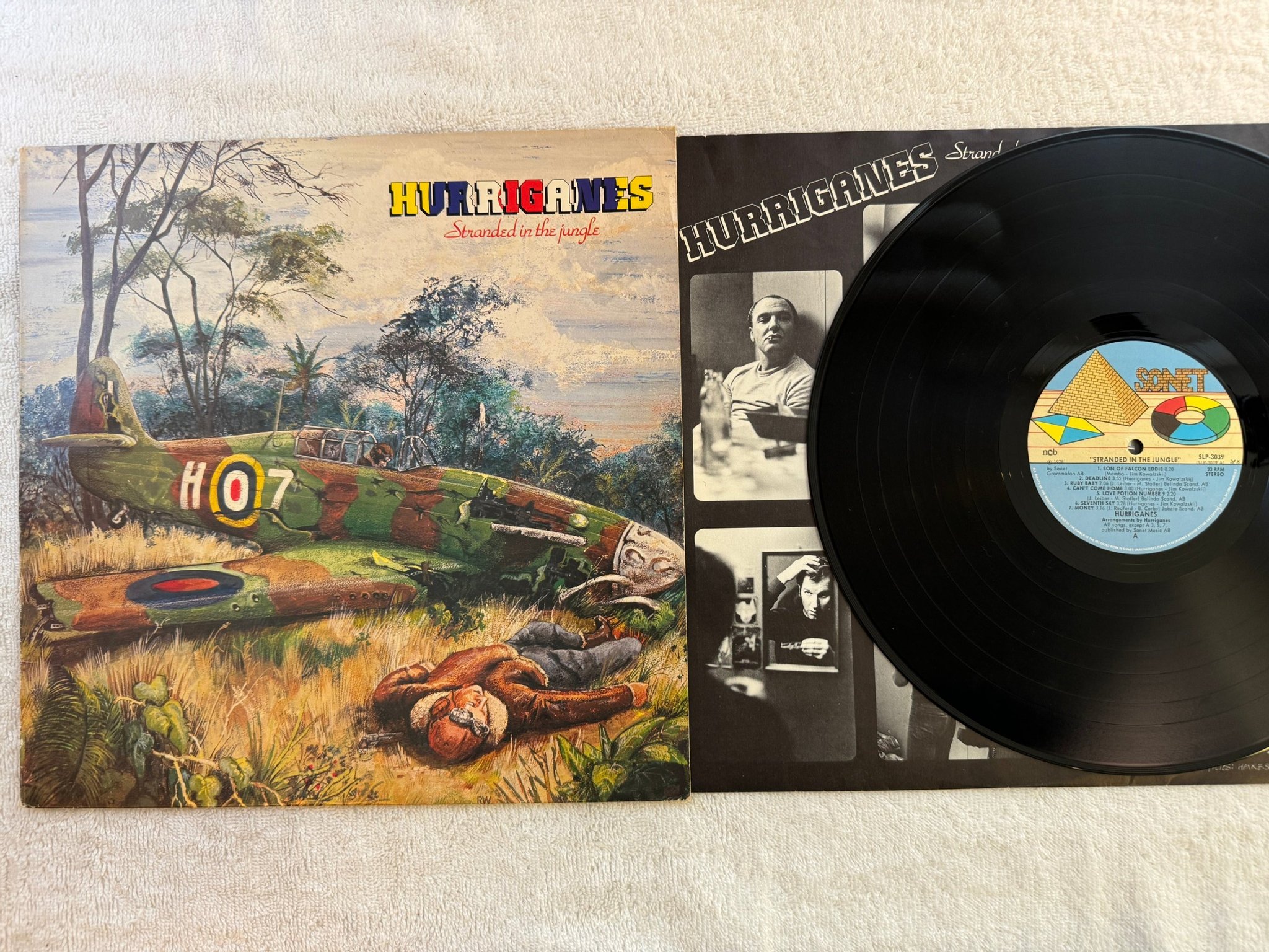 Omslagsbild för skivan HURRIGANES stranded in the jungle LP -78 SONET SLP 3039