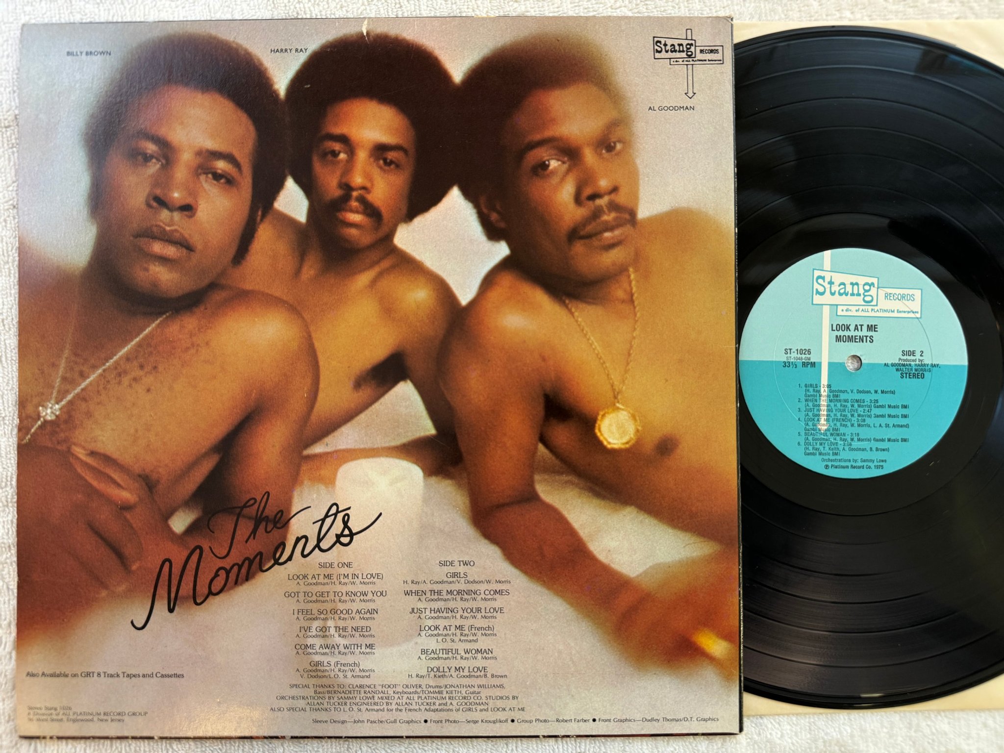 Omslagsbild för skivan MOMENTS look at me LP -75 US STANG ST-1026