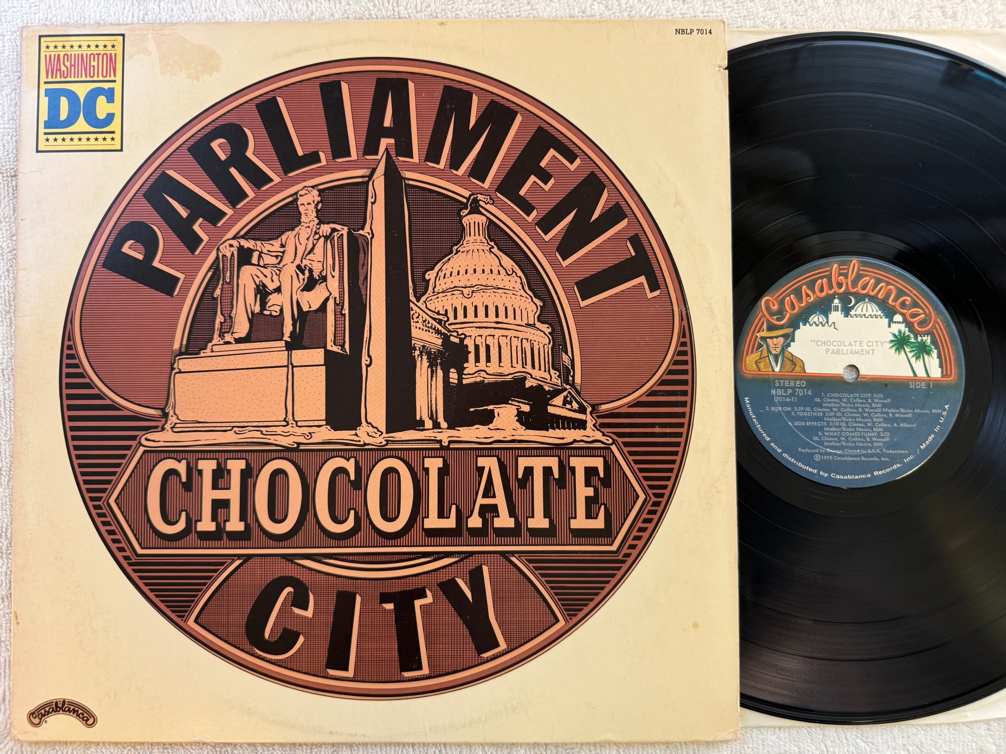Omslagsbild för skivan PARLIAMENT chocolate city LP -75 US CASABLANCA NBLP 7014